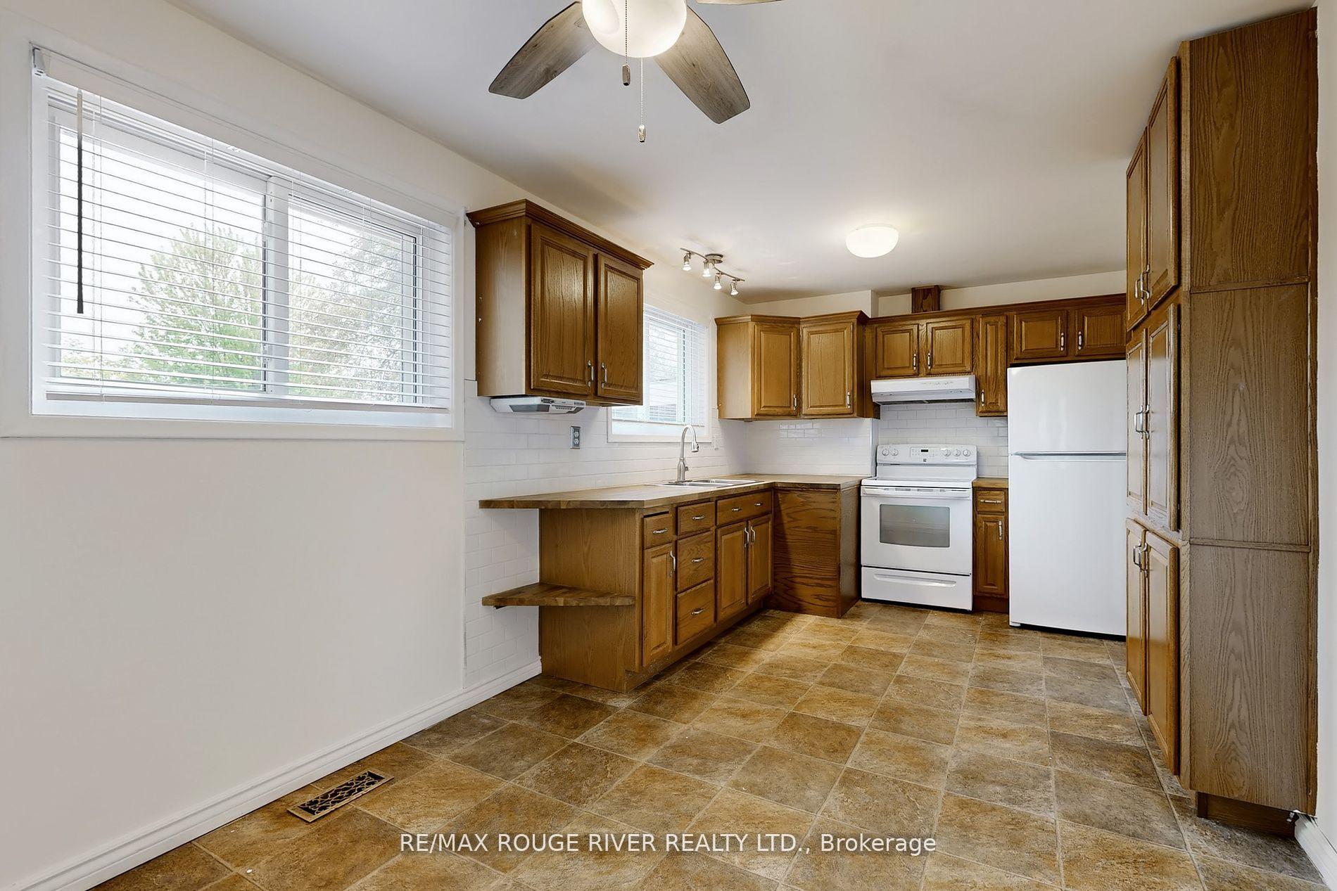 Photo 11 of 1373 Poprad Avenue, Pickering, Bay Ridges — HOMEH