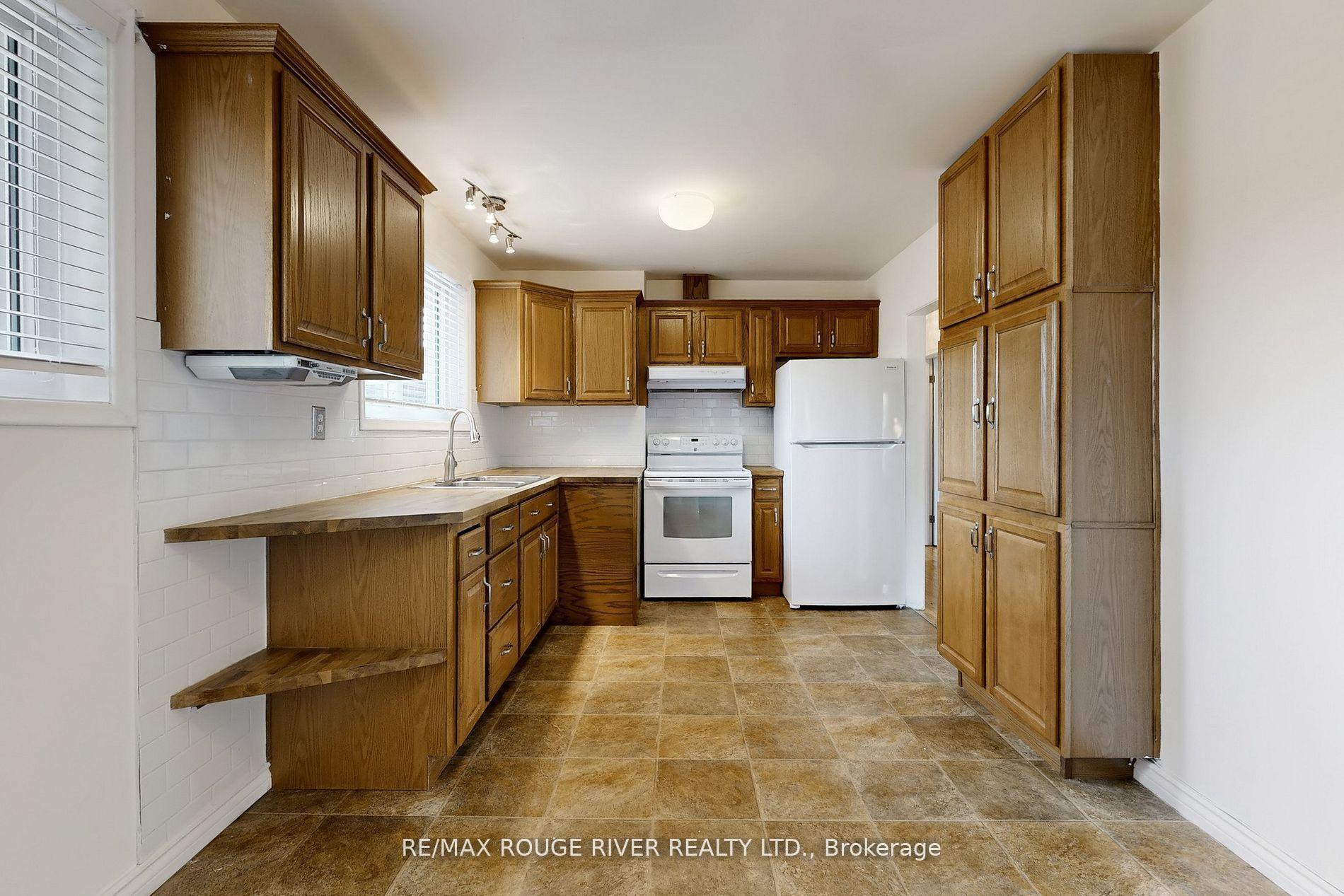Photo 9 of 1373 Poprad Avenue, Pickering, Bay Ridges — HOMEH