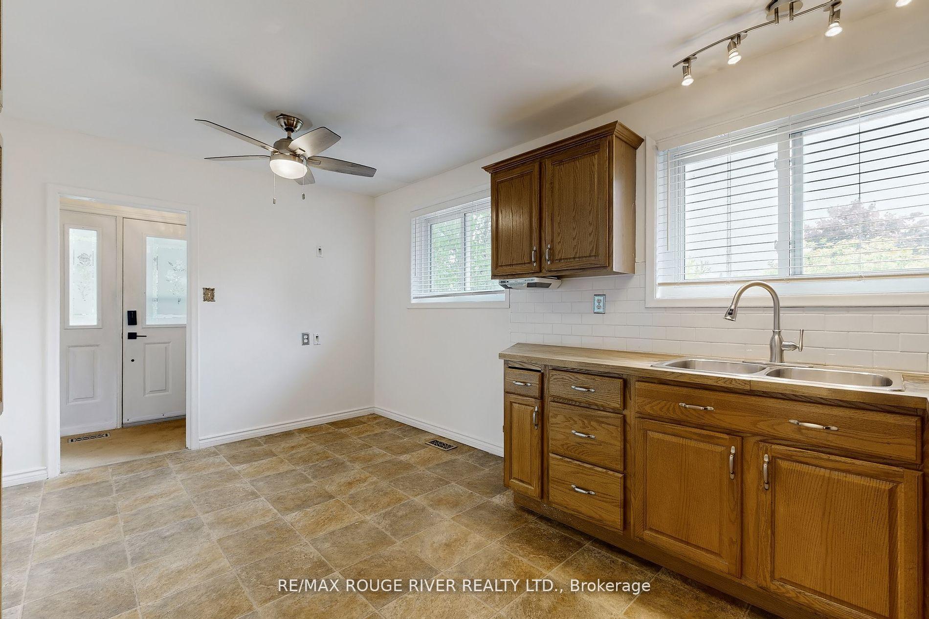 Photo 10 of 1373 Poprad Avenue, Pickering, Bay Ridges — HOMEH