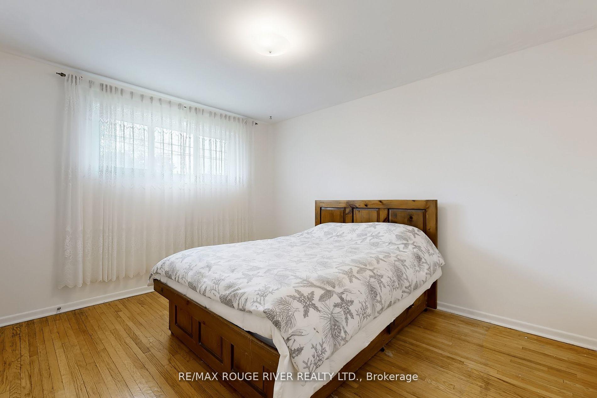 Photo 14 of 1373 Poprad Avenue, Pickering, Bay Ridges — HOMEH