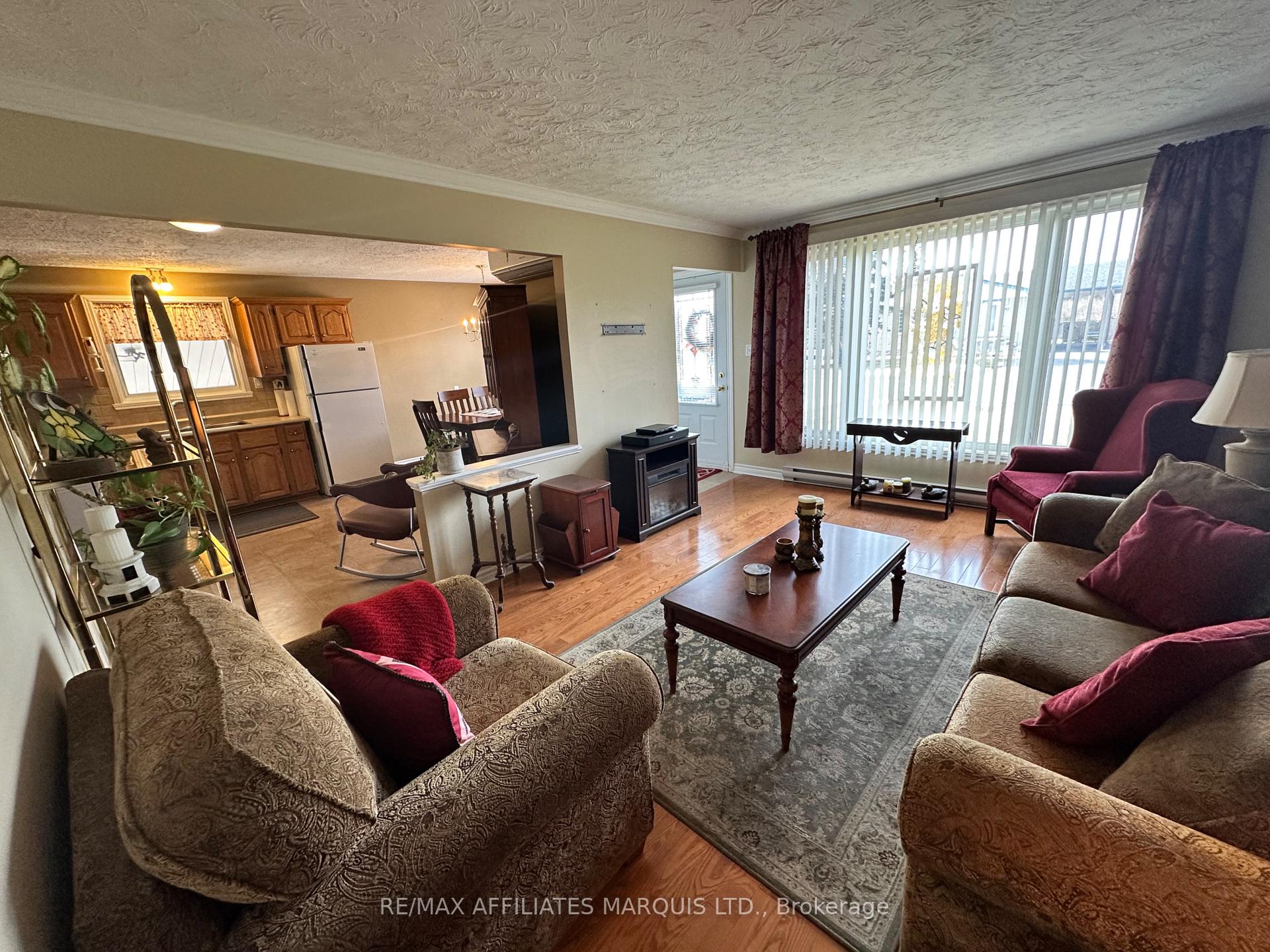 Photo 2 of 564 Kirkwood Street, Cornwall — HOMEH