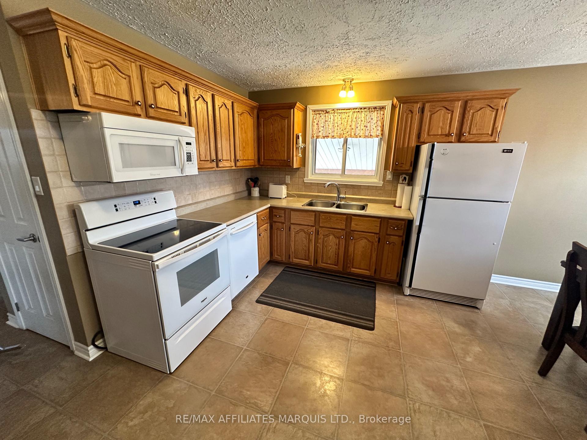 Photo 5 of 564 Kirkwood Street, Cornwall — HOMEH