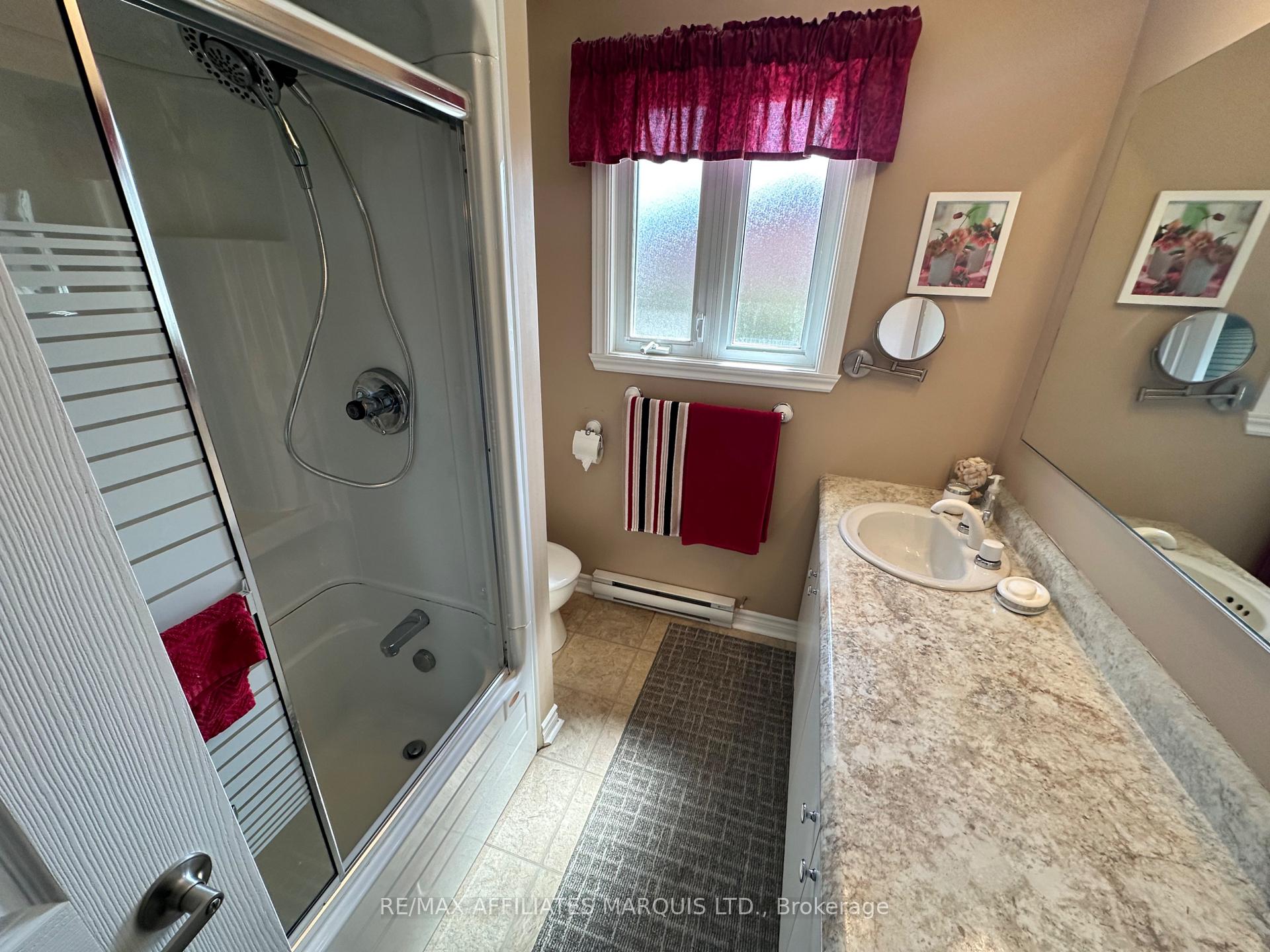 Photo 7 of 564 Kirkwood Street, Cornwall — HOMEH