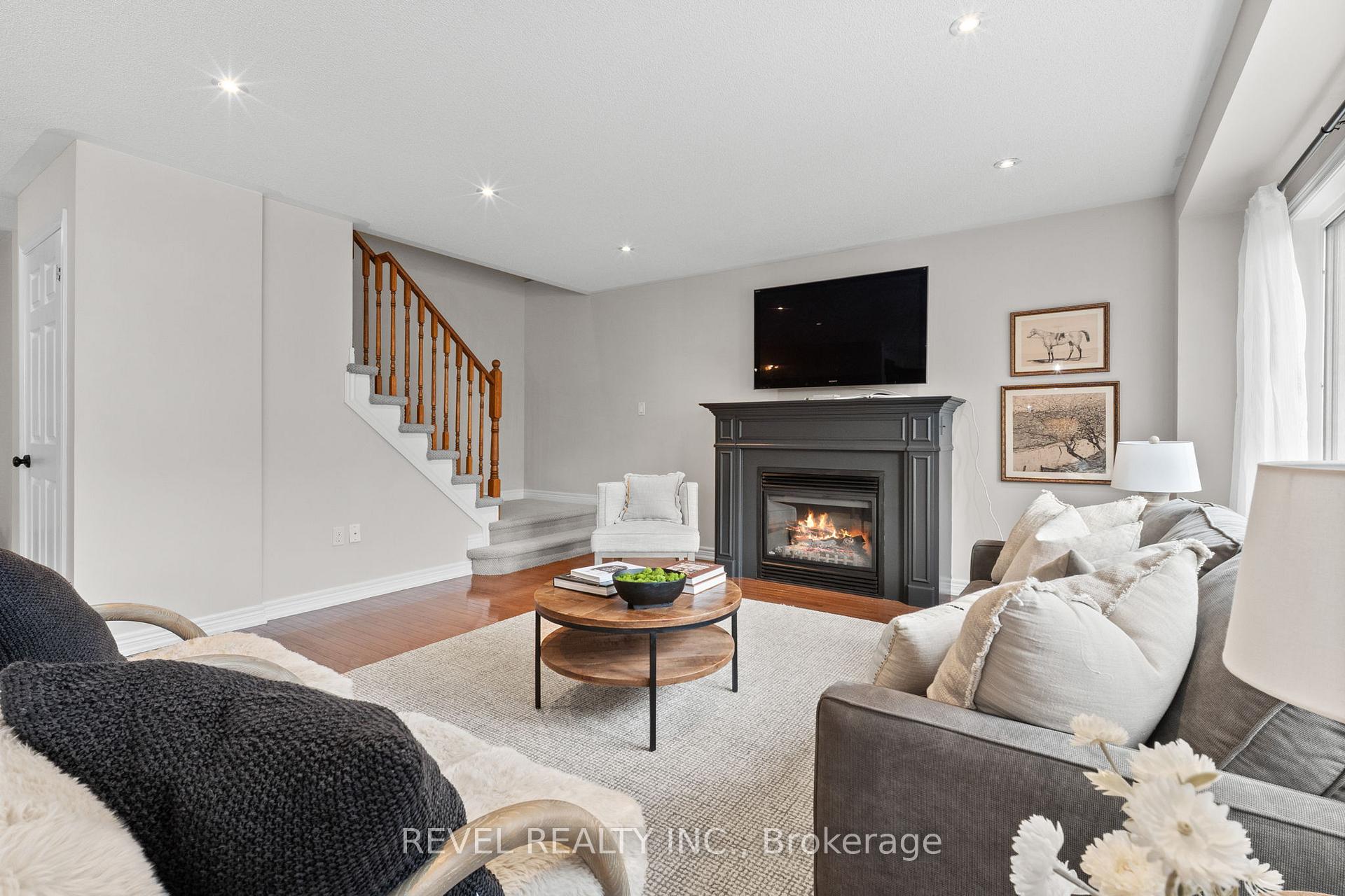 Photo 8 of 14 Kaukonen Court, Clarington, Bowmanville — HOMEH