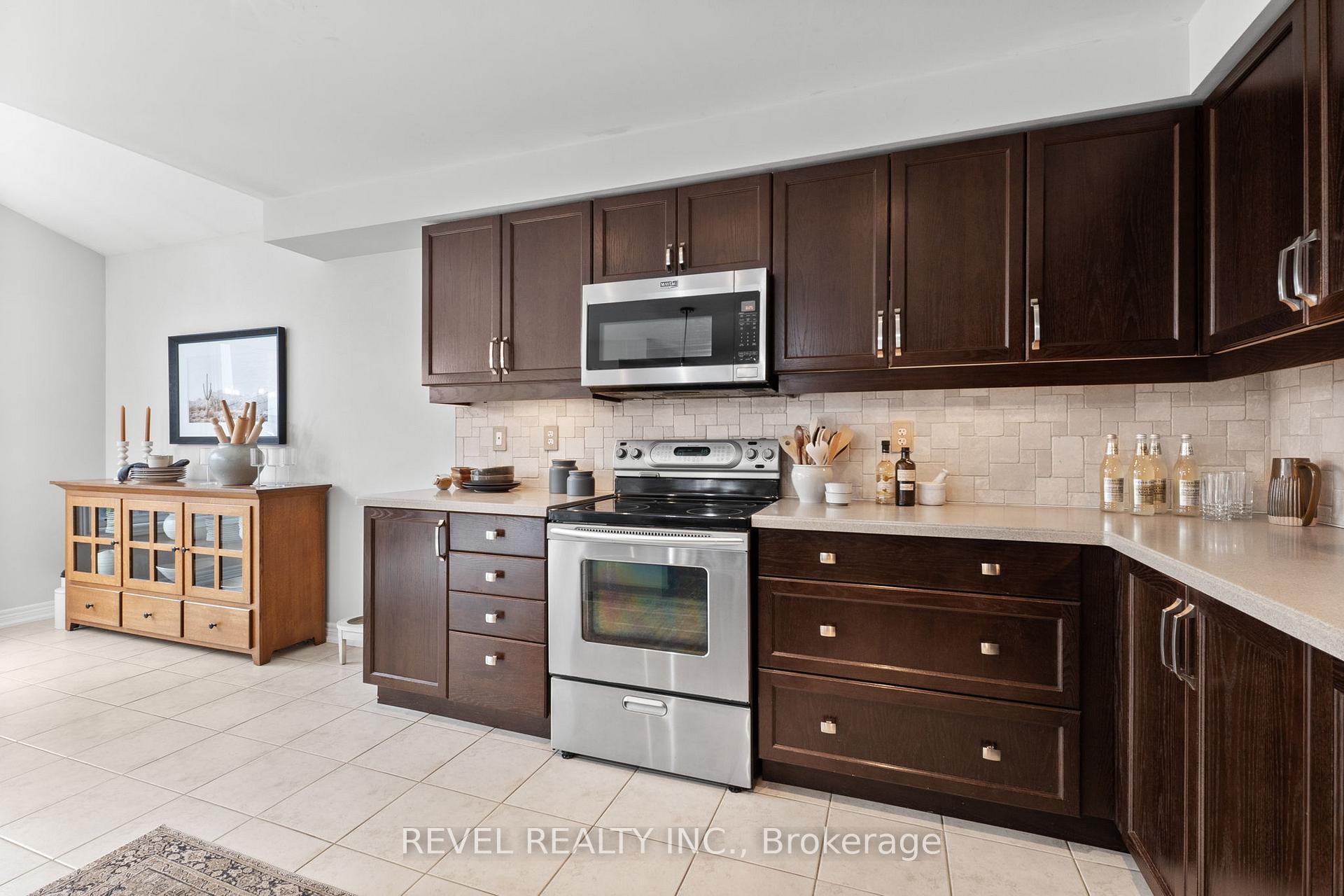 Photo 9 of 14 Kaukonen Court, Clarington, Bowmanville — HOMEH