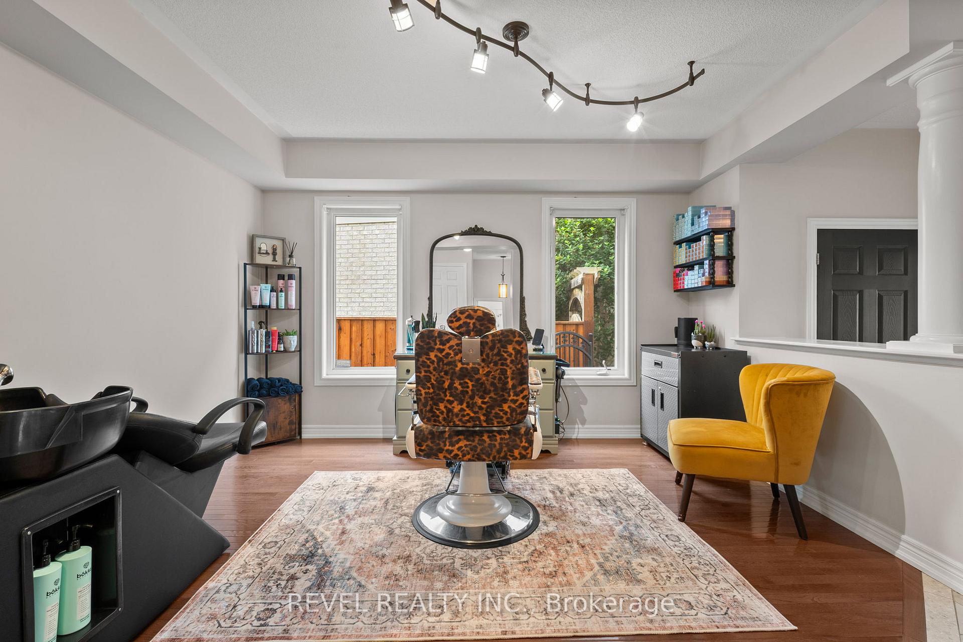 Photo 12 of 14 Kaukonen Court, Clarington, Bowmanville — HOMEH