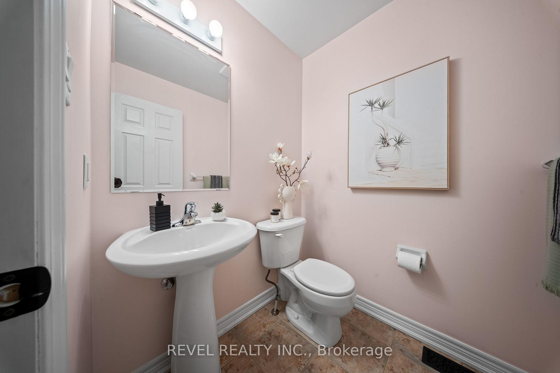 Photo 10 of 14 Kaukonen Court, Clarington, Bowmanville — HOMEH