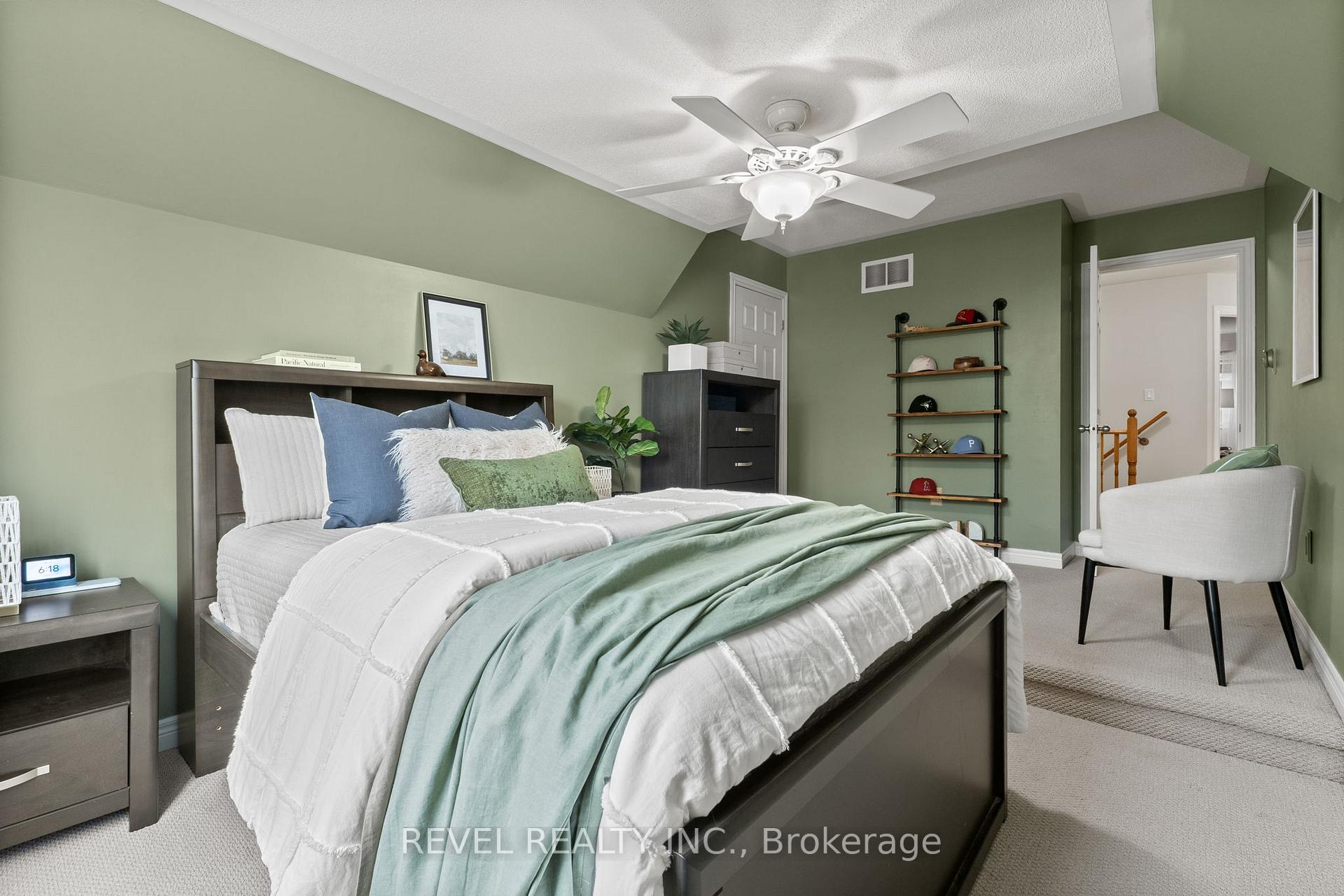 Photo 23 of 14 Kaukonen Court, Clarington, Bowmanville — HOMEH