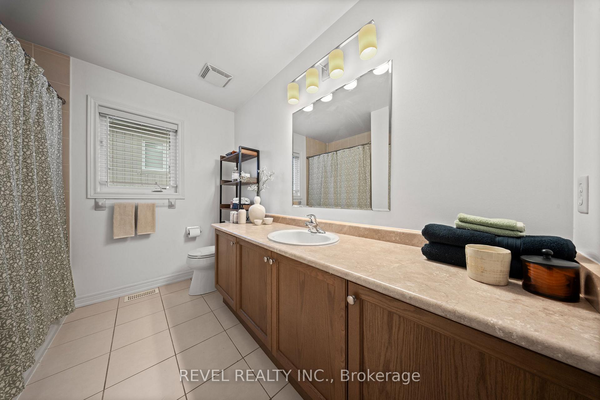 Photo 25 of 14 Kaukonen Court, Clarington, Bowmanville — HOMEH