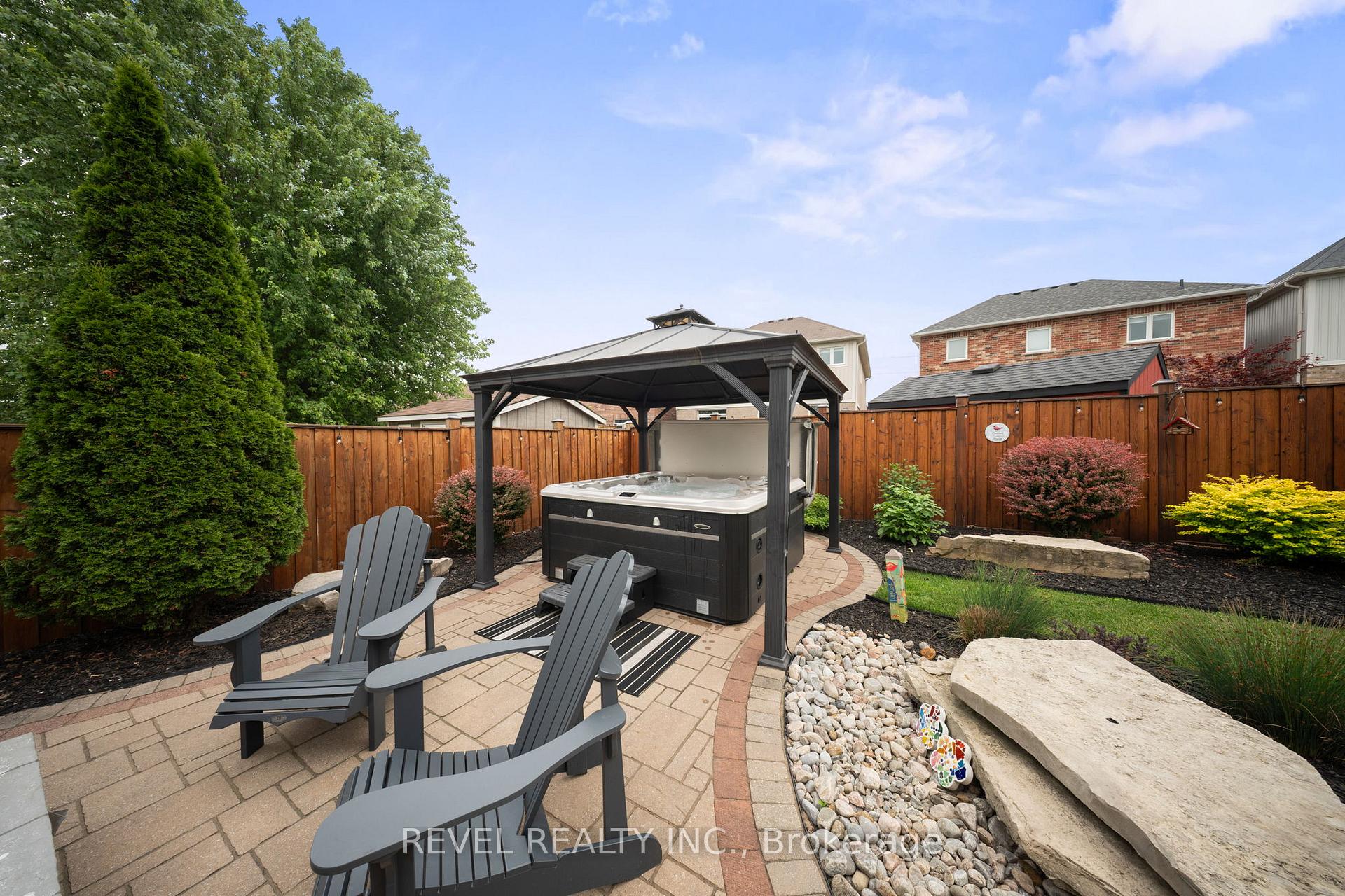 Photo 30 of 14 Kaukonen Court, Clarington, Bowmanville — HOMEH