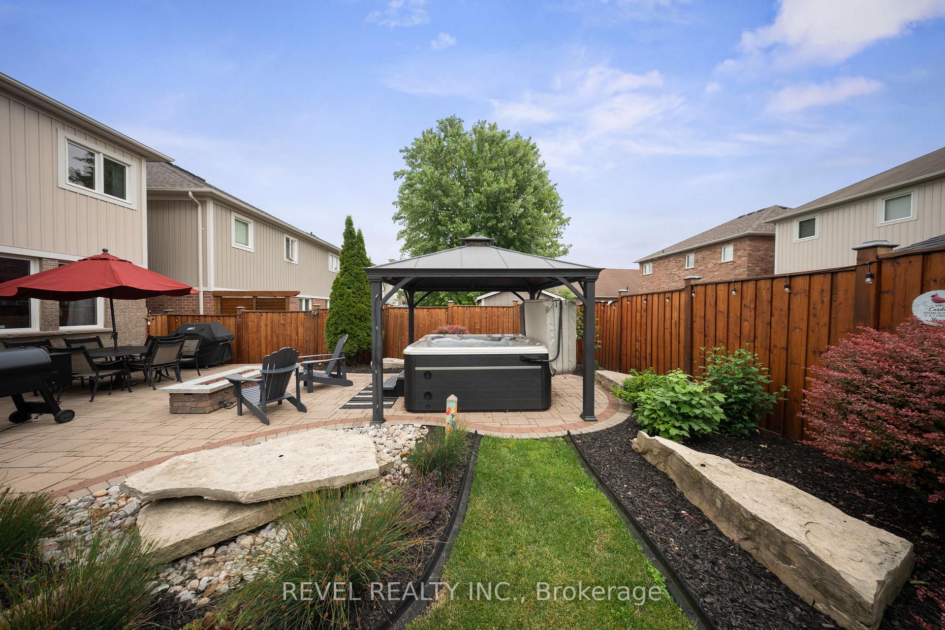 Photo 32 of 14 Kaukonen Court, Clarington, Bowmanville — HOMEH