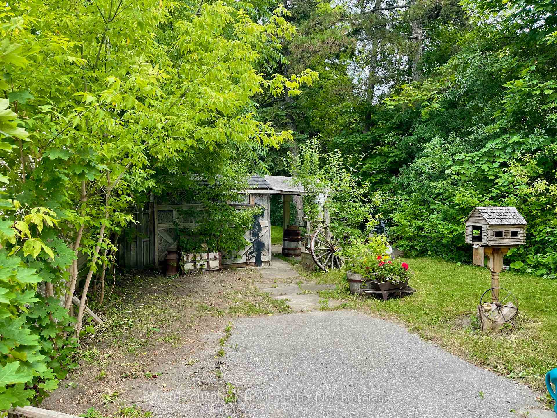 Photo 8 of 211 Park Road S, Oshawa, Vanier — HOMEH