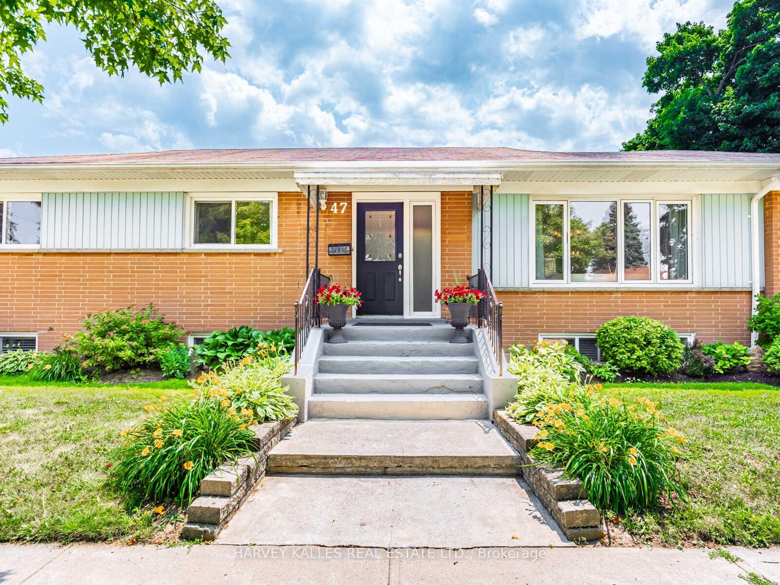 Photo 3 of 47 Basildon Crescent, Scarborough, Cliffcrest — HOMEH
