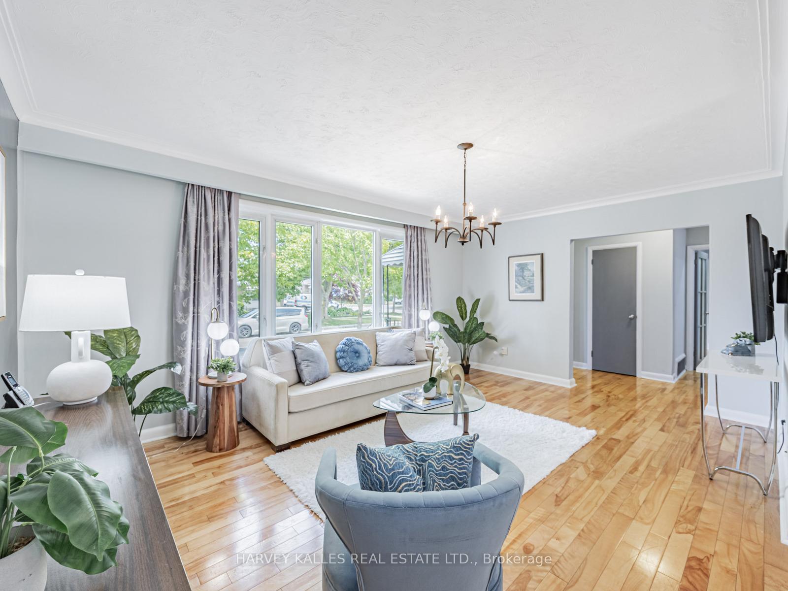 Photo 8 of 47 Basildon Crescent, Scarborough, Cliffcrest — HOMEH