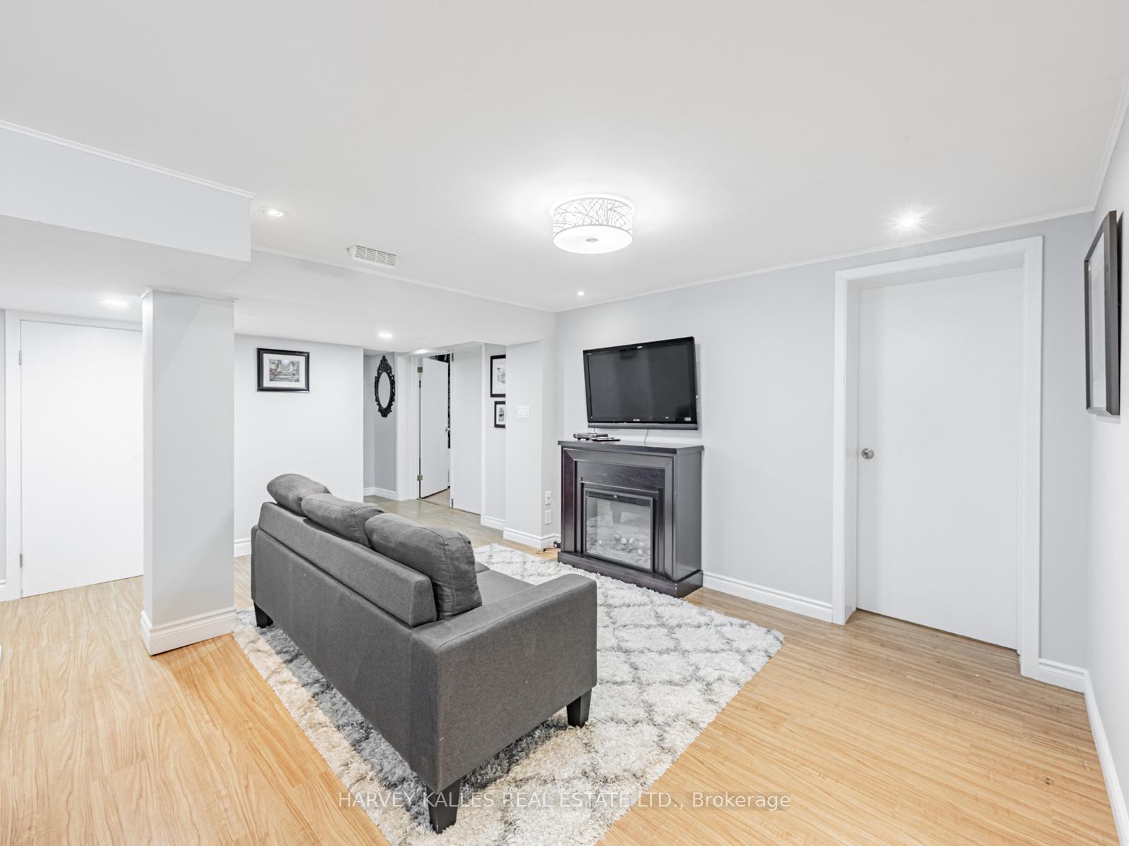 Photo 24 of 47 Basildon Crescent, Scarborough, Cliffcrest — HOMEH