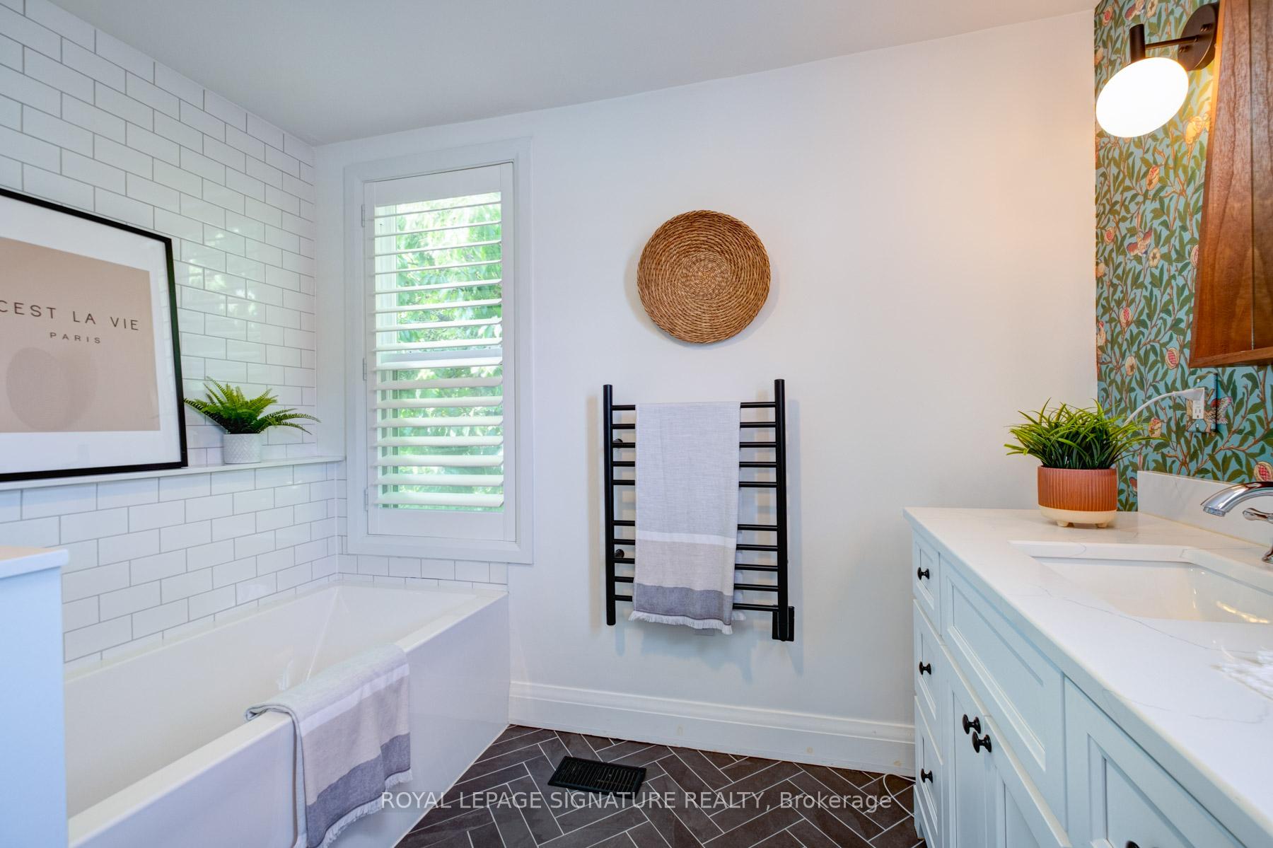 Photo 24 of 216 Holborne Avenue, Toronto, Woodbine-Lumsden — HOMEH