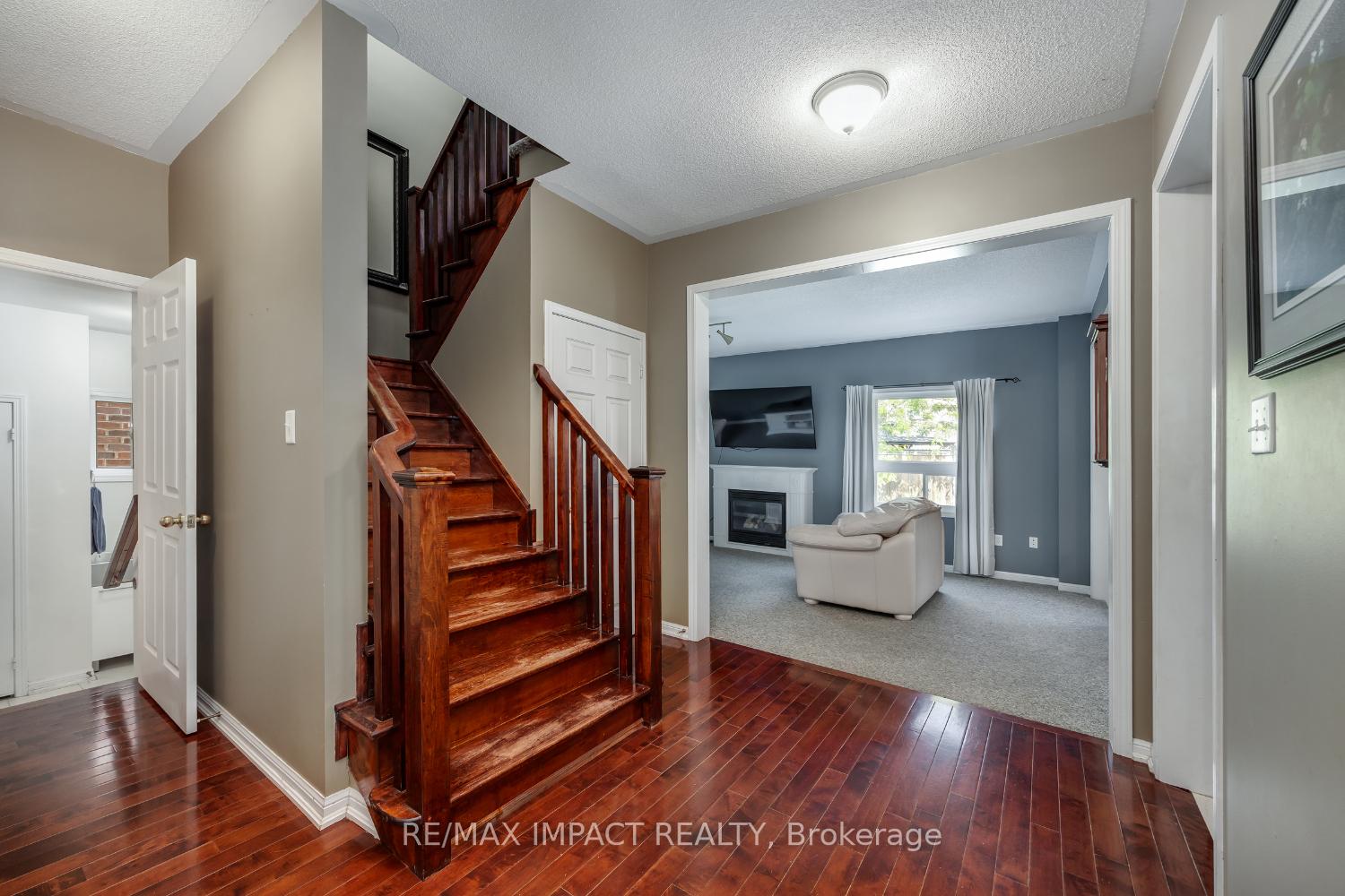Photo 5 of 1555 Quail Run Drive, Oshawa, Taunton — HOMEH