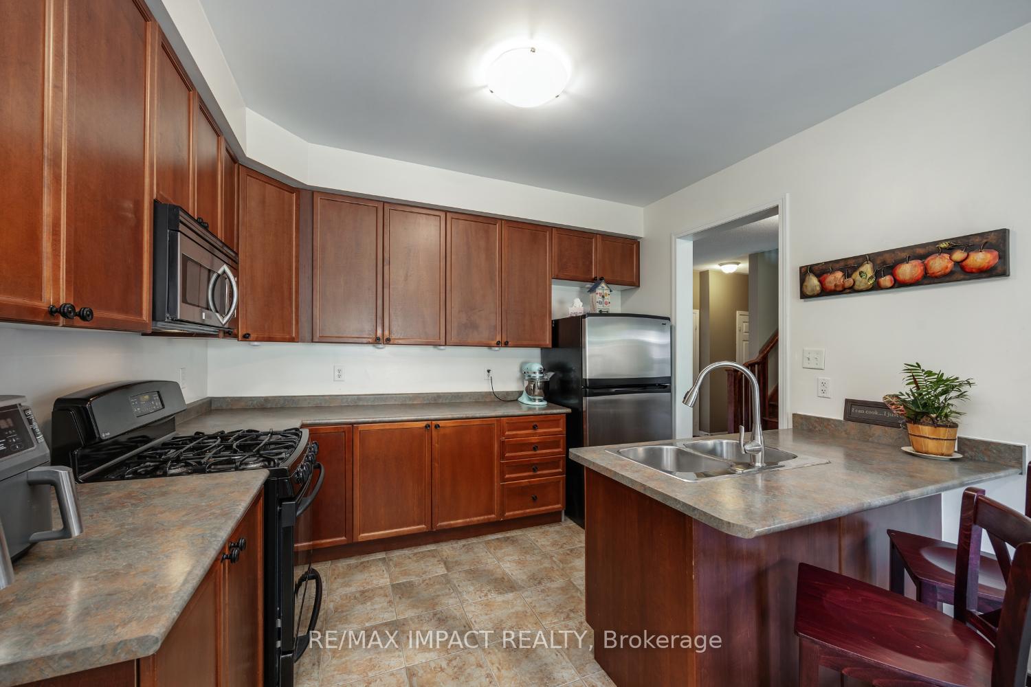 Photo 6 of 1555 Quail Run Drive, Oshawa, Taunton — HOMEH