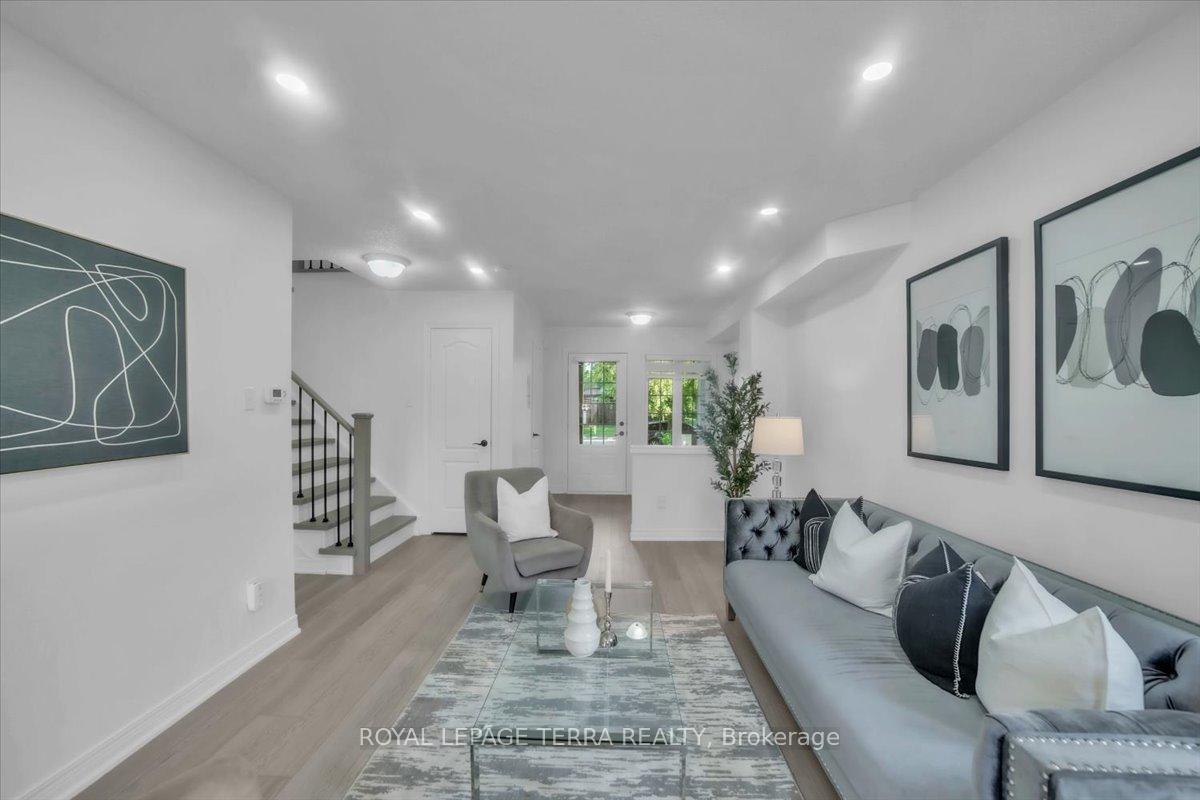 Photo 6 of 67 Dadson Drive, Clarington, Bowmanville — HOMEH