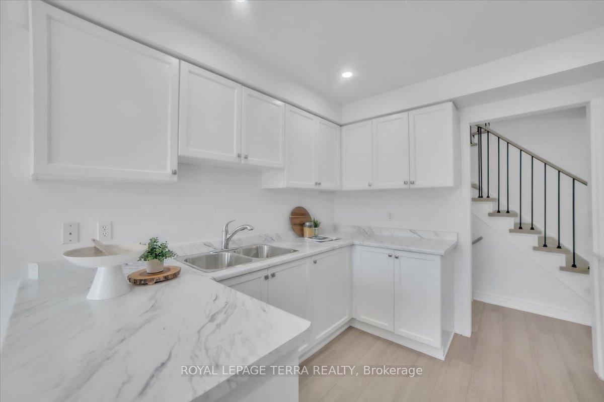 Photo 19 of 67 Dadson Drive, Clarington, Bowmanville — HOMEH