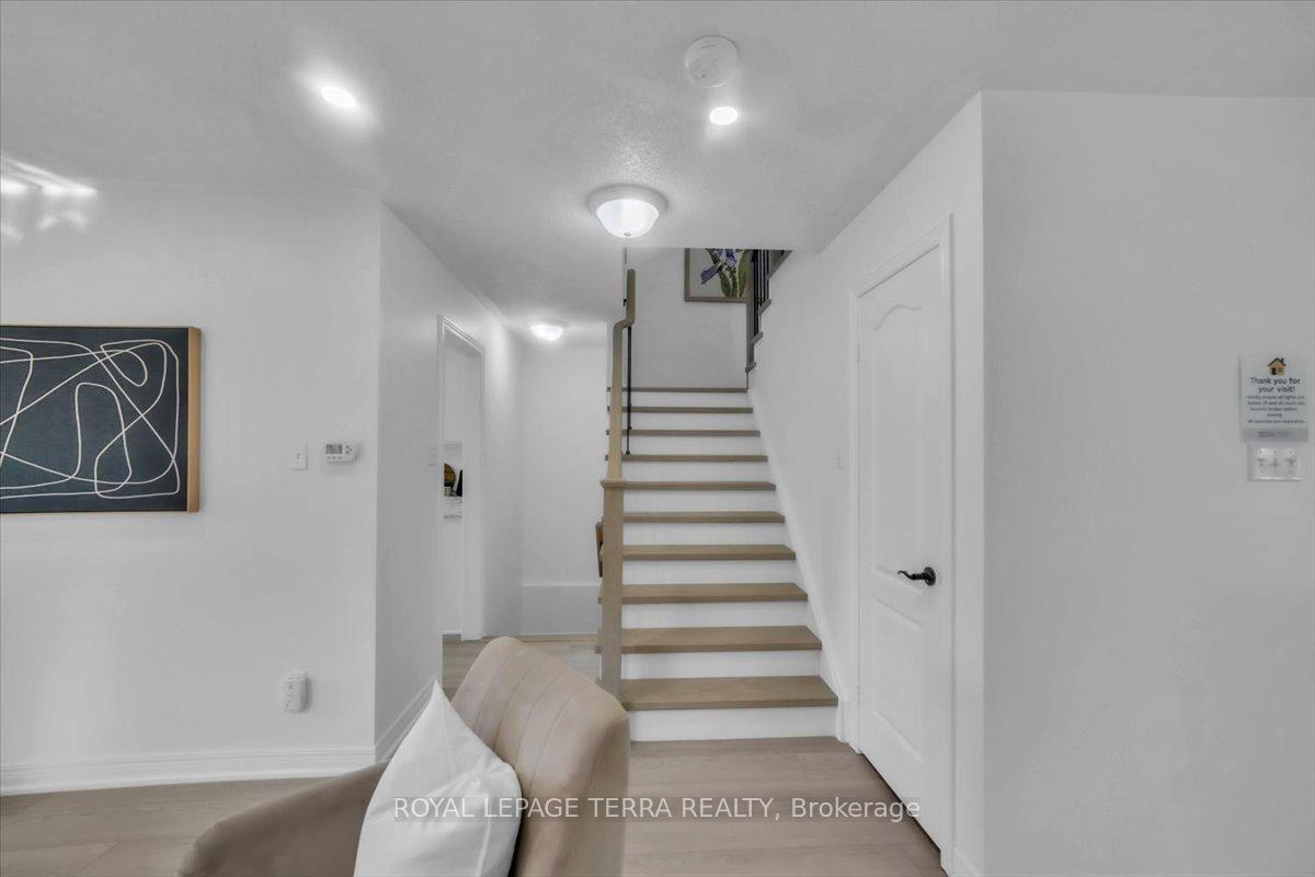 Photo 16 of 67 Dadson Drive, Clarington, Bowmanville — HOMEH