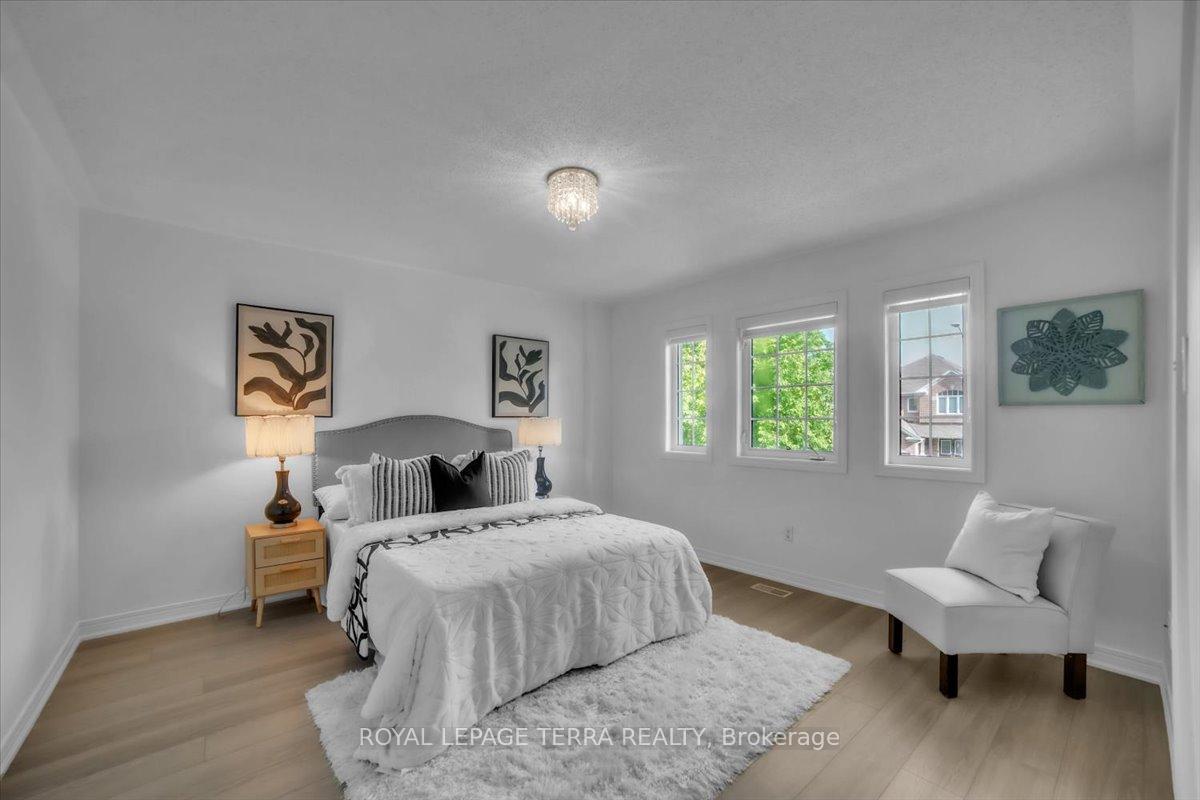 Photo 18 of 67 Dadson Drive, Clarington, Bowmanville — HOMEH