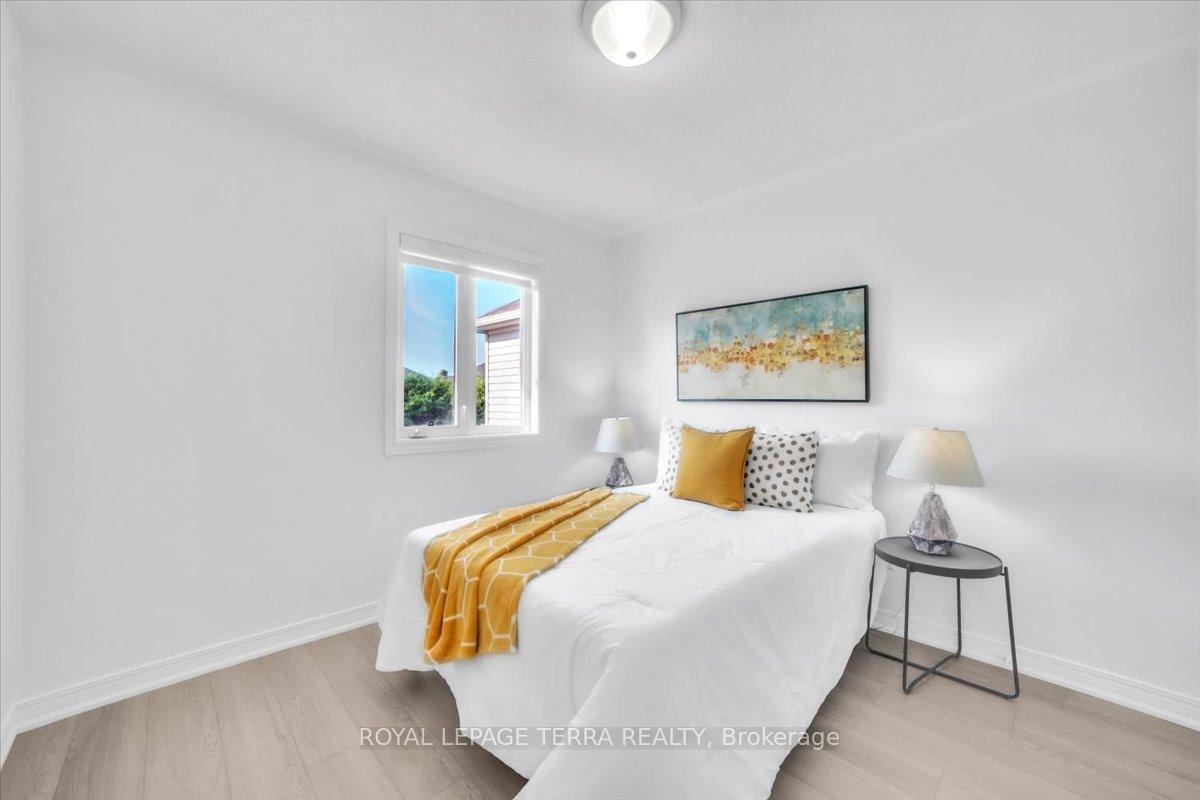 Photo 23 of 67 Dadson Drive, Clarington, Bowmanville — HOMEH