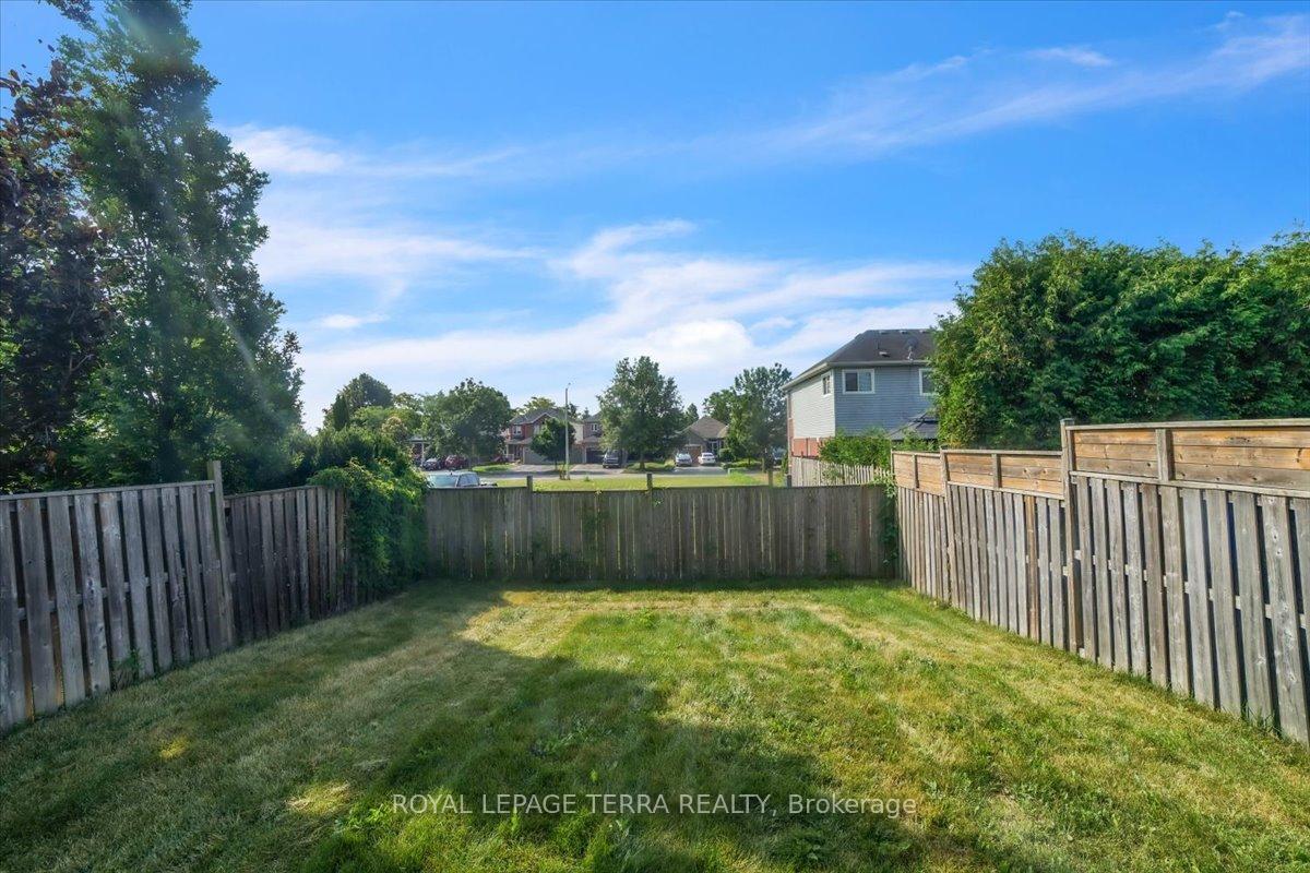 Photo 34 of 67 Dadson Drive, Clarington, Bowmanville — HOMEH