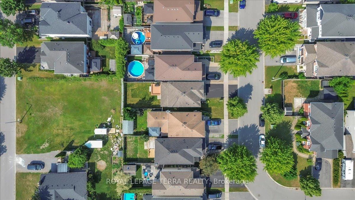 Photo 36 of 67 Dadson Drive, Clarington, Bowmanville — HOMEH