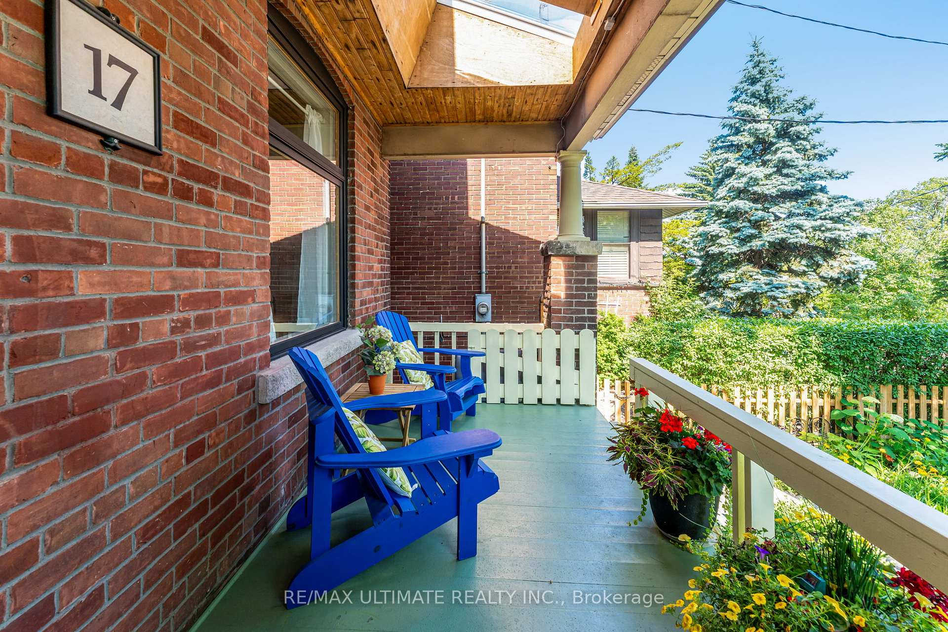 Photo 9 of 17 Beach View Crescent, Toronto, East End-Danforth — HOMEH