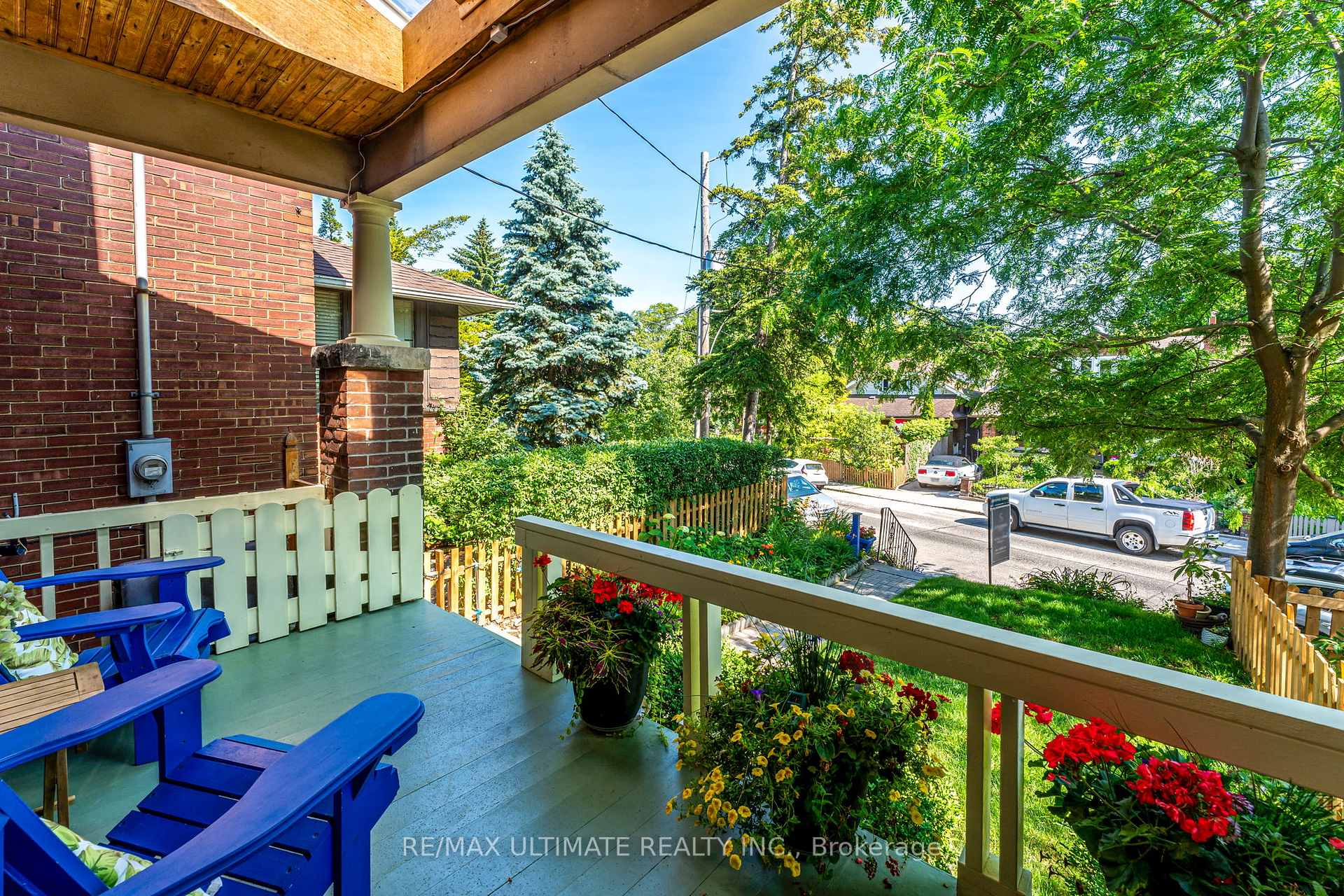 Photo 6 of 17 Beach View Crescent, Toronto, East End-Danforth — HOMEH