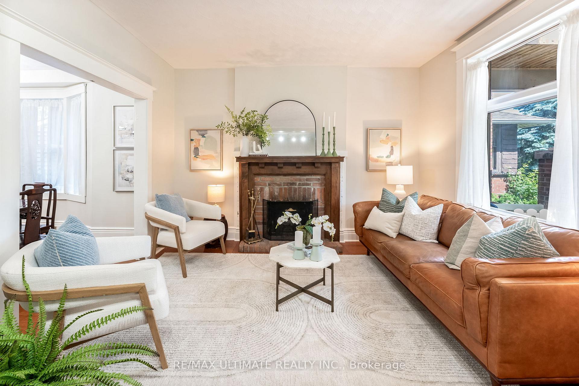 Photo 2 of 17 Beach View Crescent, Toronto, East End-Danforth — HOMEH