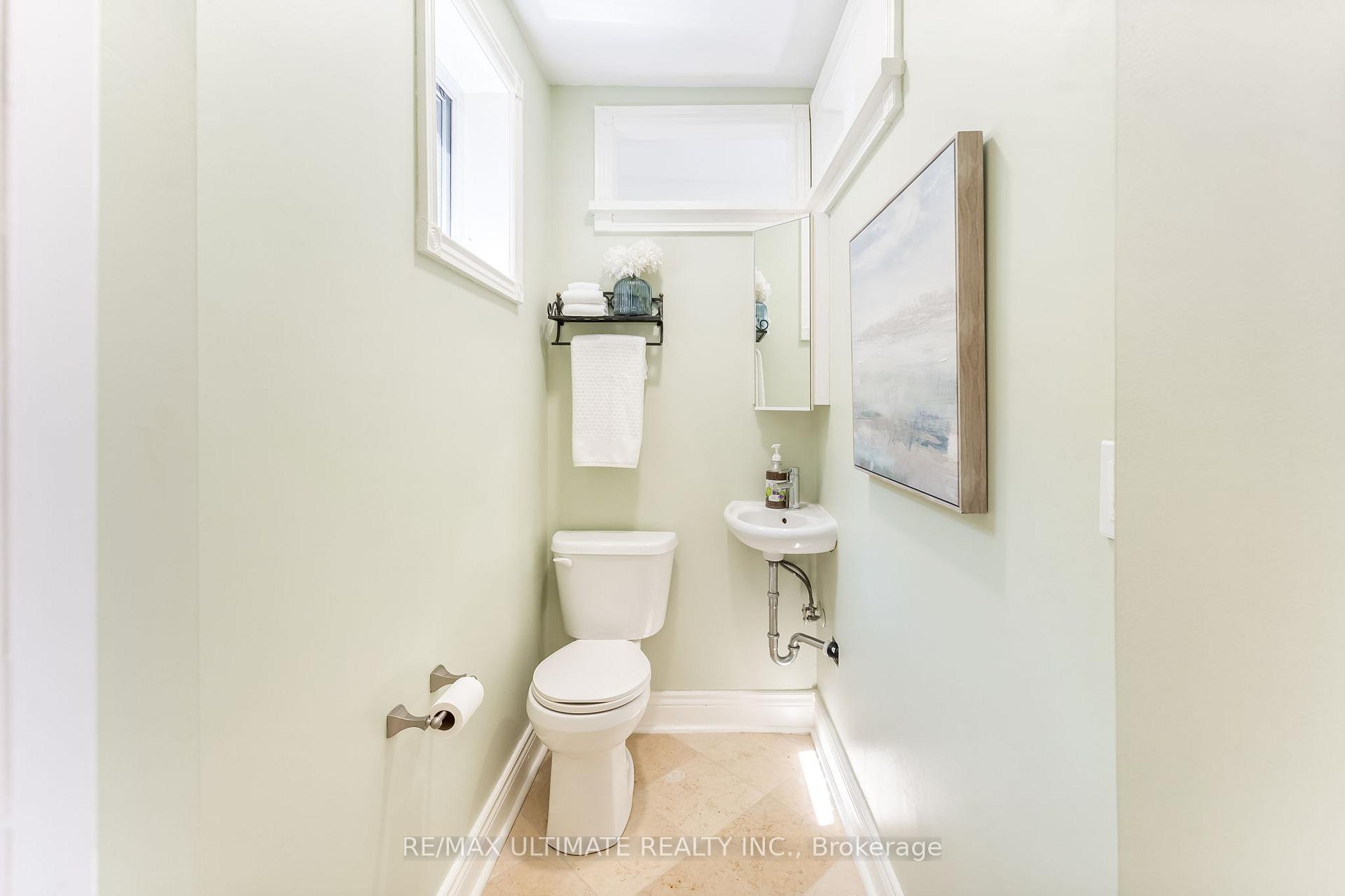 Photo 35 of 17 Beach View Crescent, Toronto, East End-Danforth — HOMEH