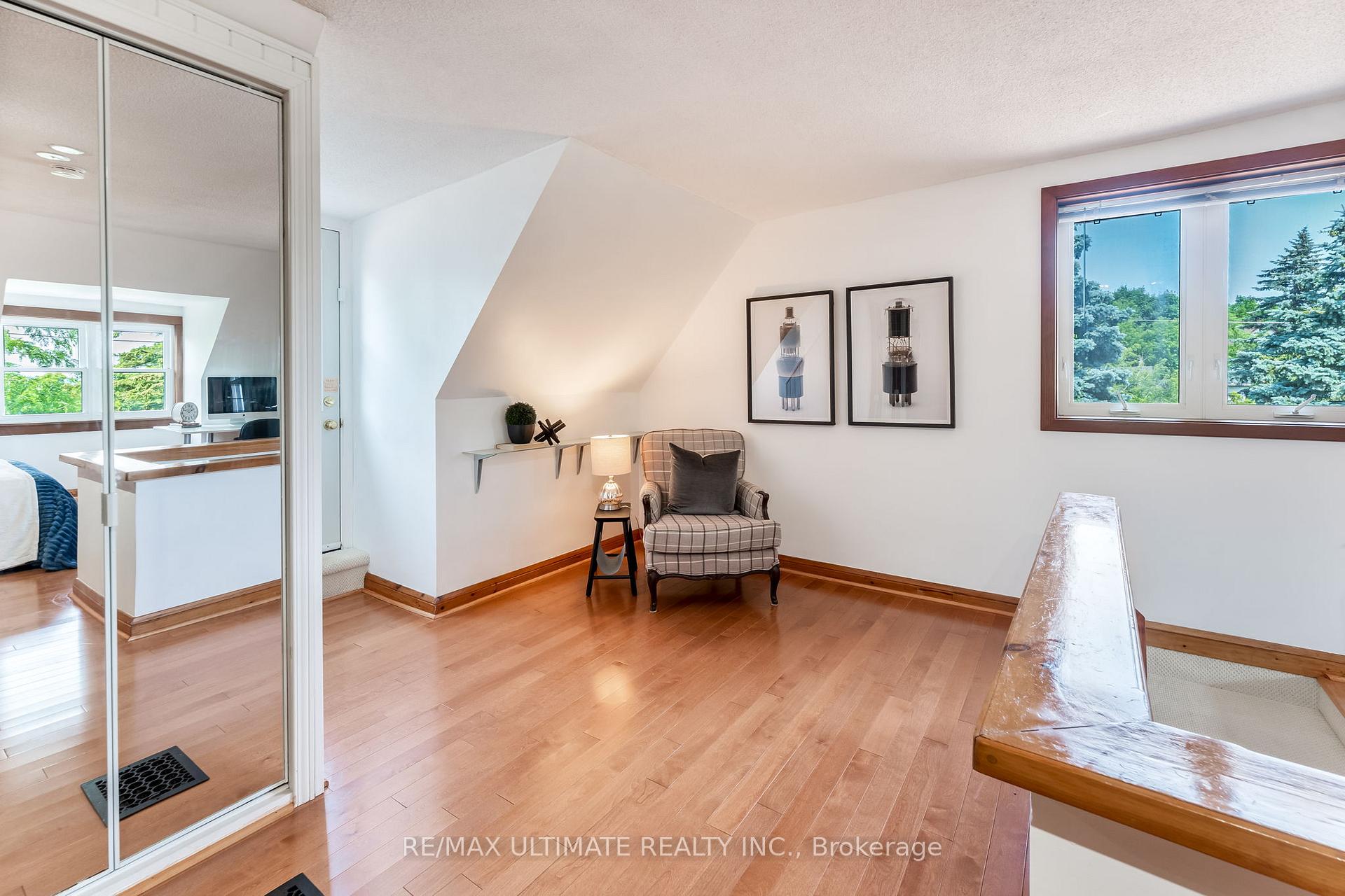 Photo 20 of 17 Beach View Crescent, Toronto, East End-Danforth — HOMEH