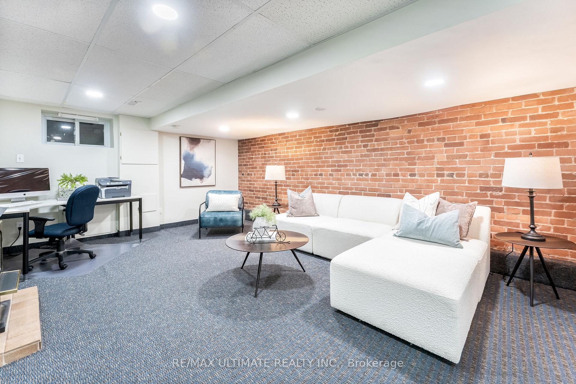 Photo 36 of 17 Beach View Crescent, Toronto, East End-Danforth — HOMEH