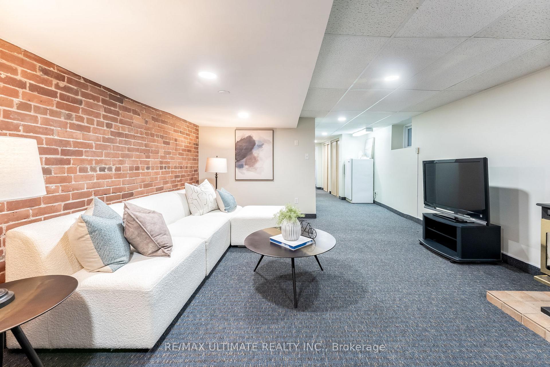 Photo 27 of 17 Beach View Crescent, Toronto, East End-Danforth — HOMEH
