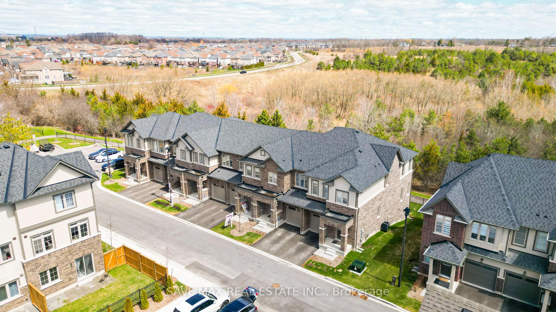 Photo 11 of 38 Senay Circle W, Clarington, Courtice — HOMEH