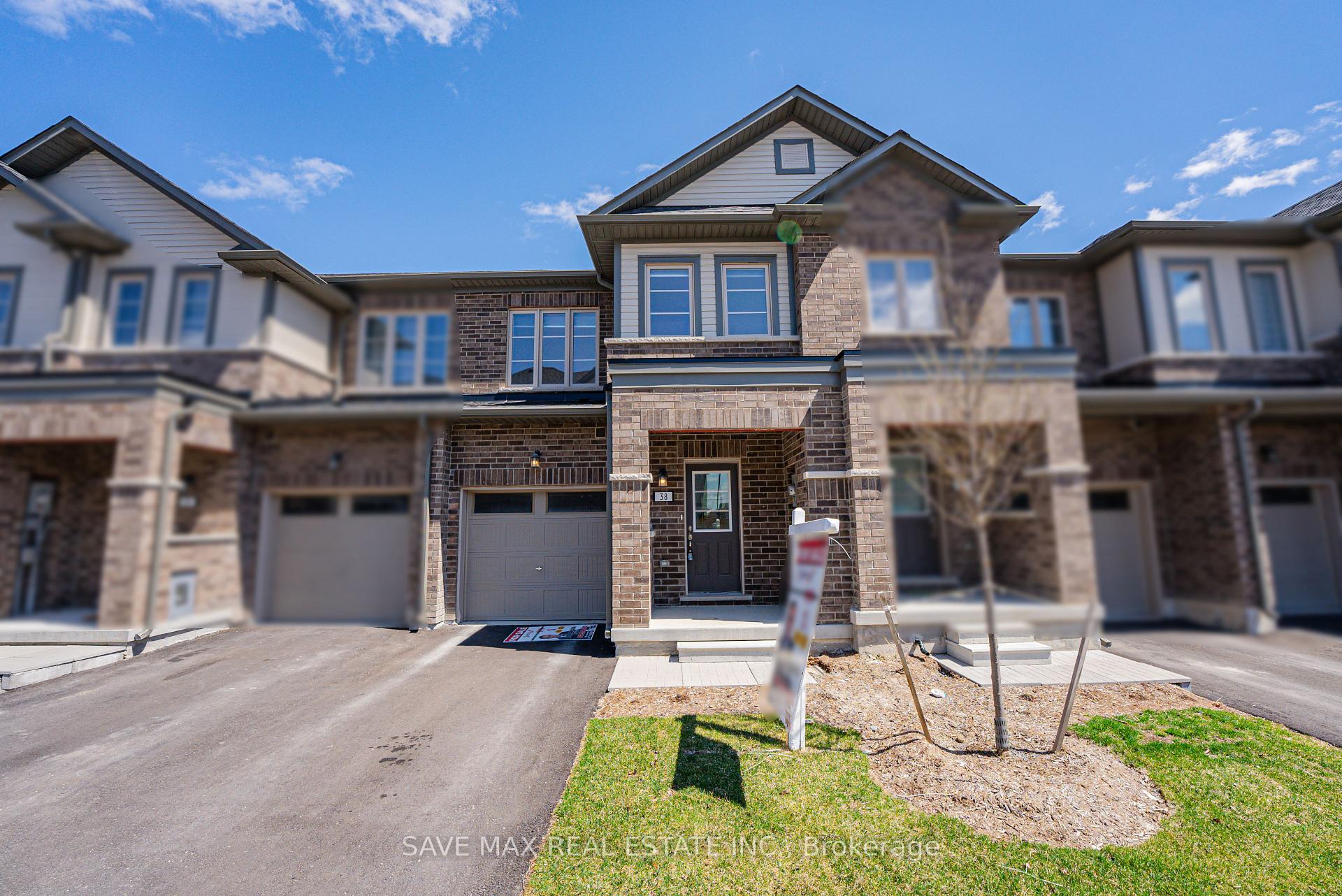 Photo 9 of 38 Senay Circle W, Clarington, Courtice — HOMEH
