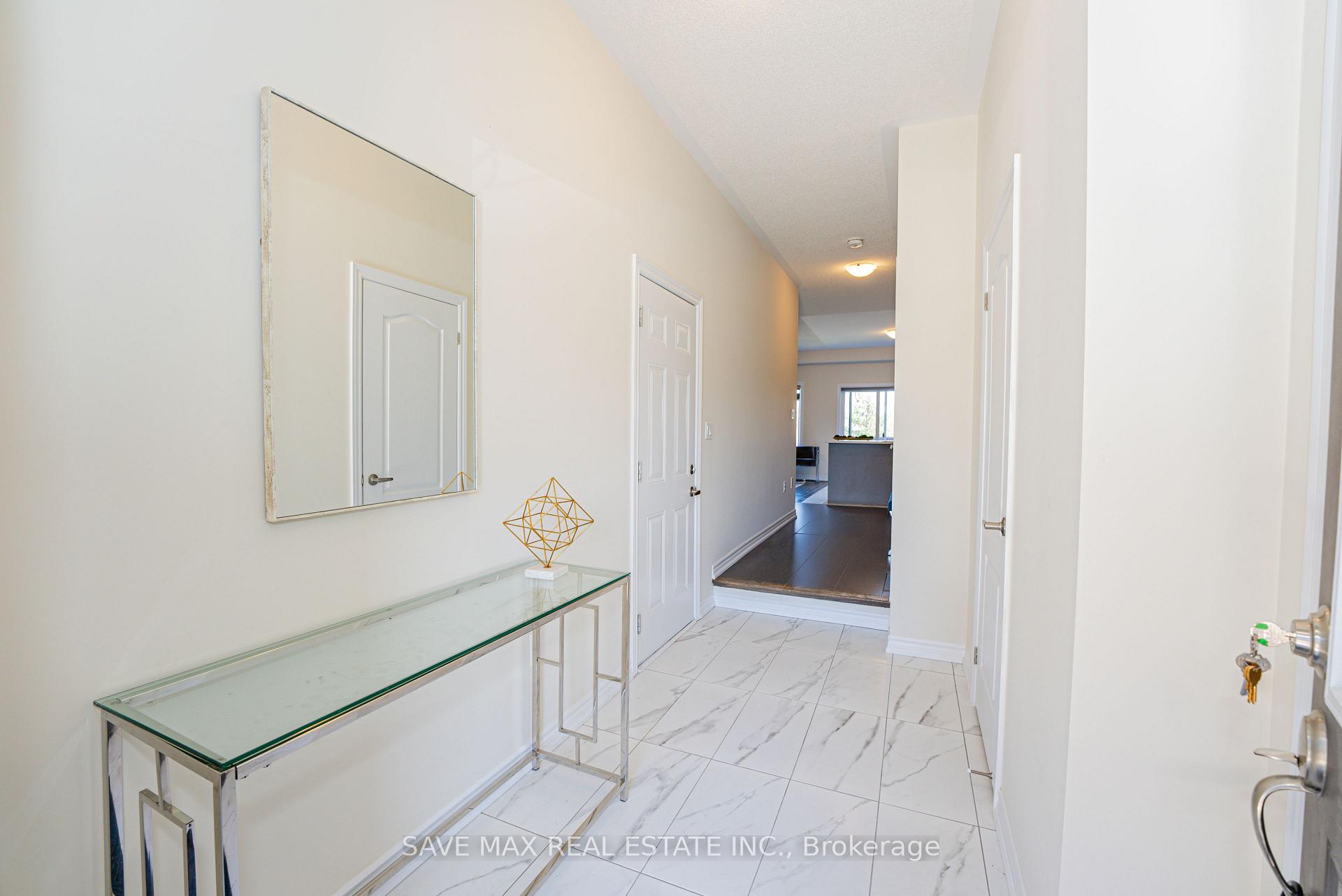 Photo 5 of 38 Senay Circle W, Clarington, Courtice — HOMEH