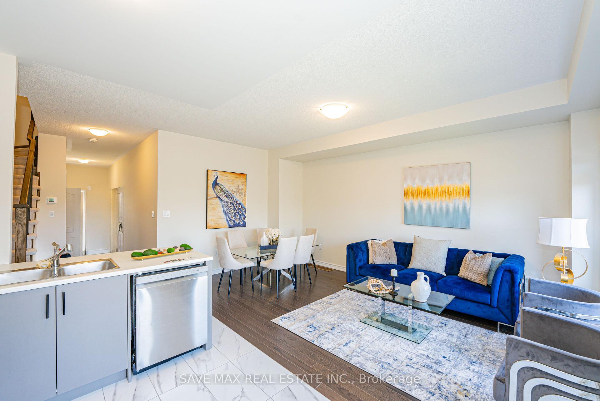 Photo 4 of 38 Senay Circle W, Clarington, Courtice — HOMEH