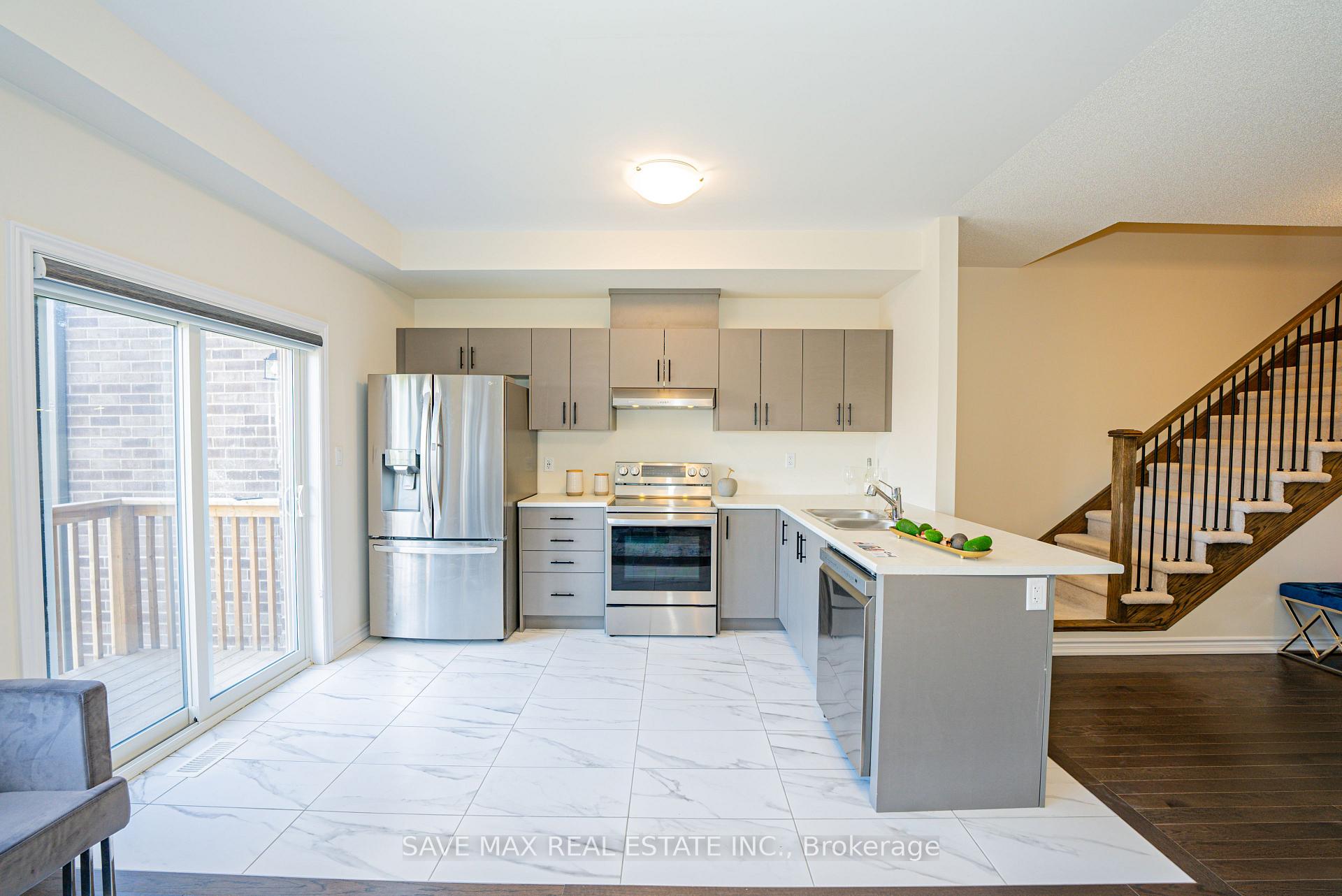 Photo 18 of 38 Senay Circle W, Clarington, Courtice — HOMEH