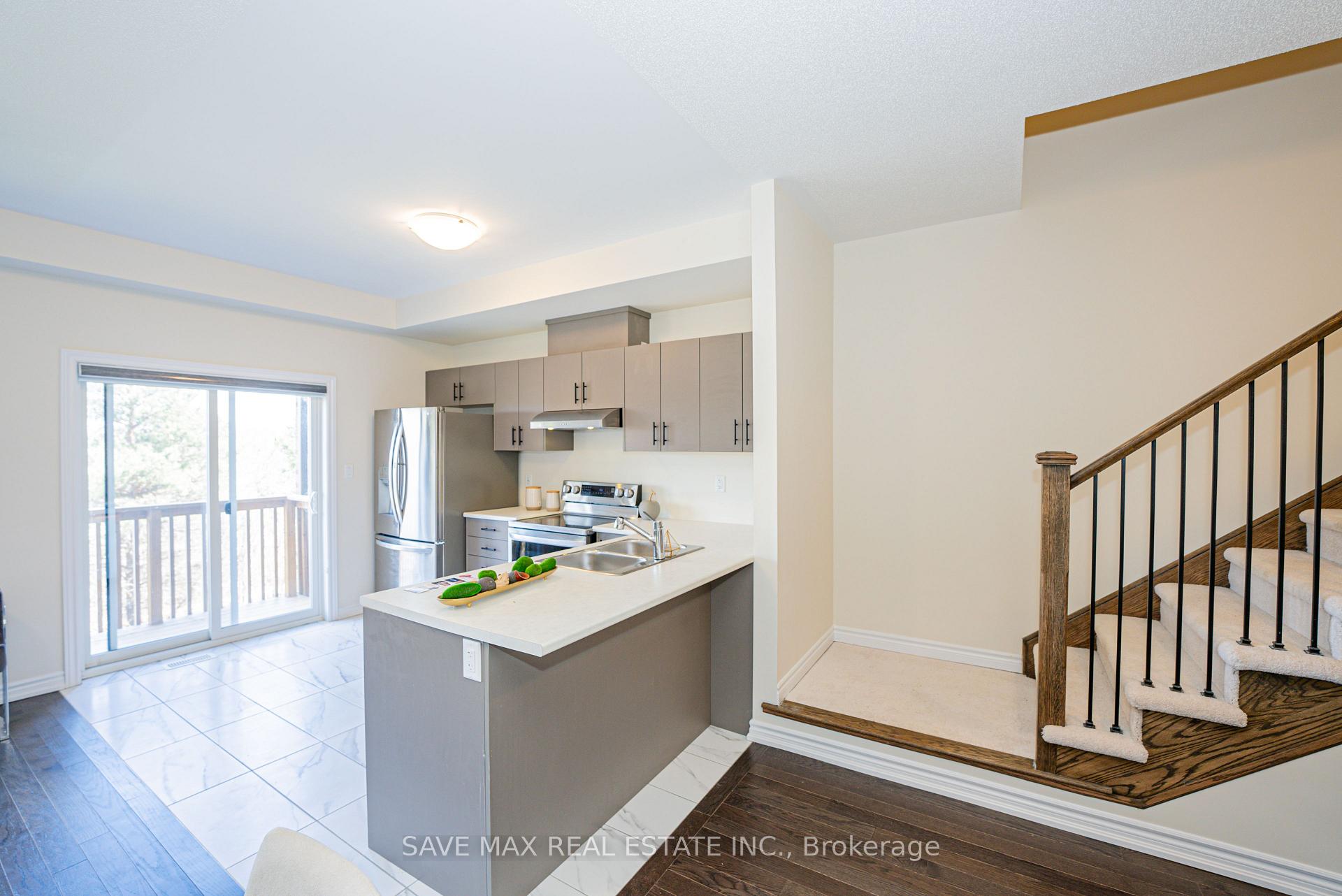 Photo 7 of 38 Senay Circle W, Clarington, Courtice — HOMEH