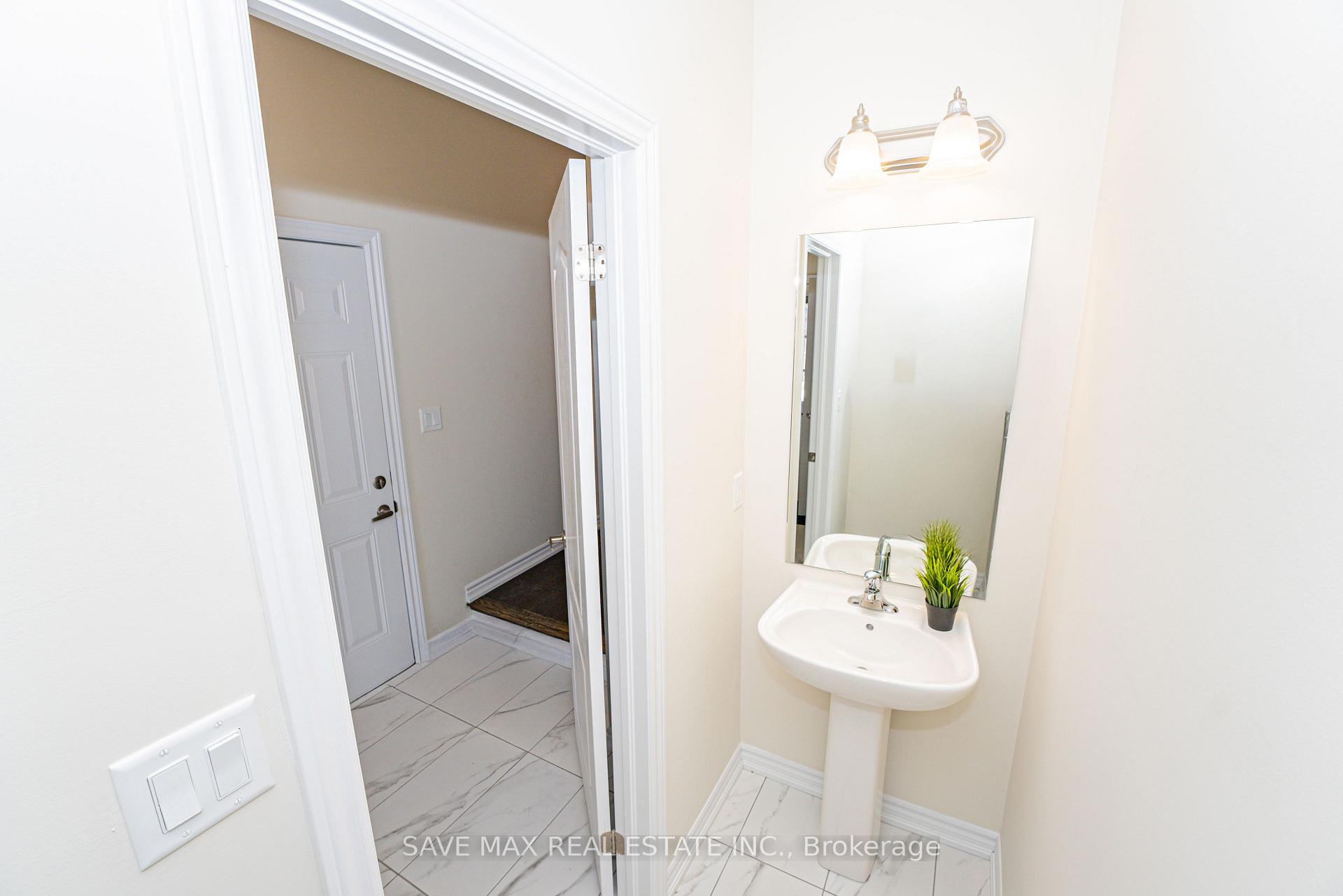 Photo 15 of 38 Senay Circle W, Clarington, Courtice — HOMEH