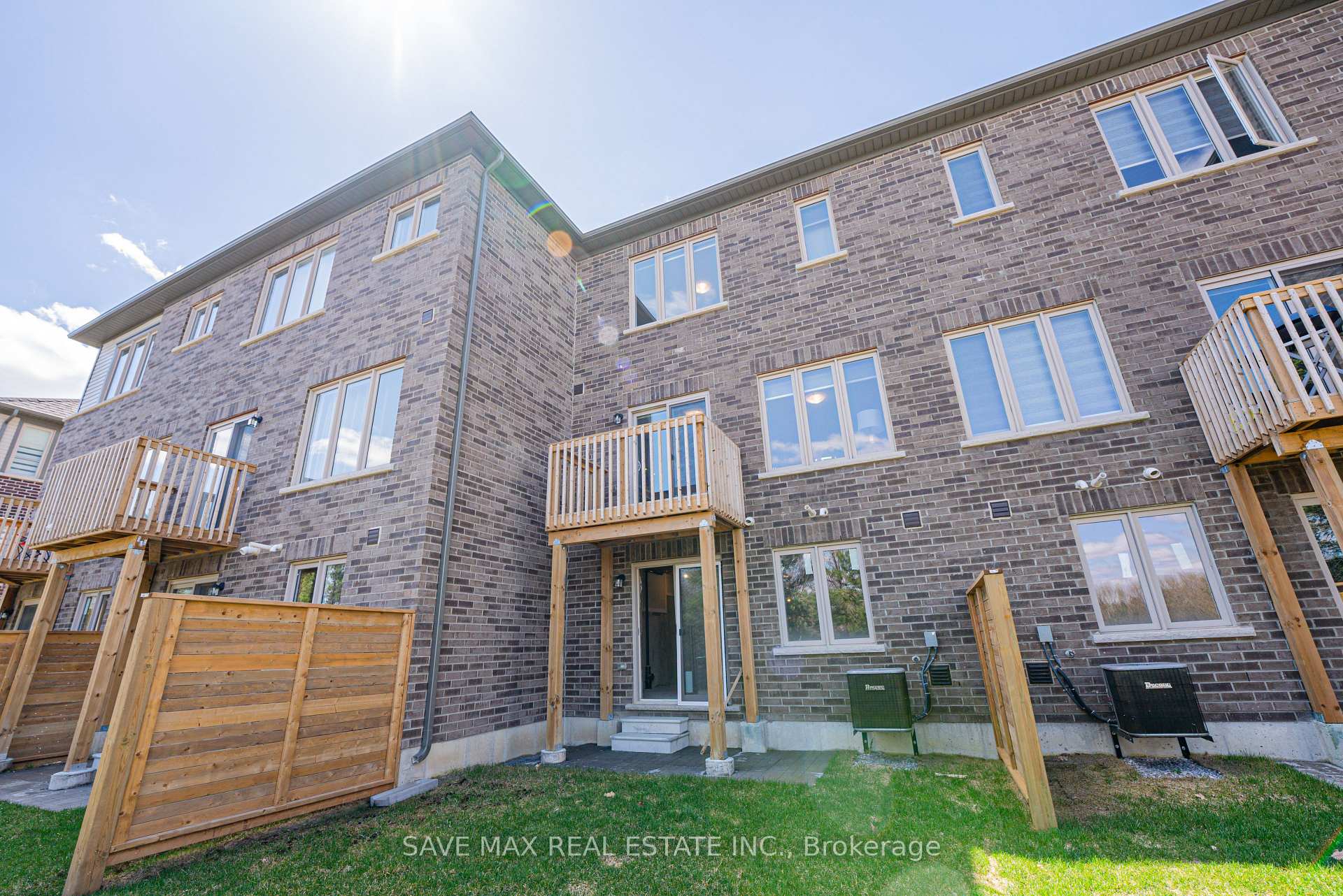 Photo 43 of 38 Senay Circle W, Clarington, Courtice — HOMEH
