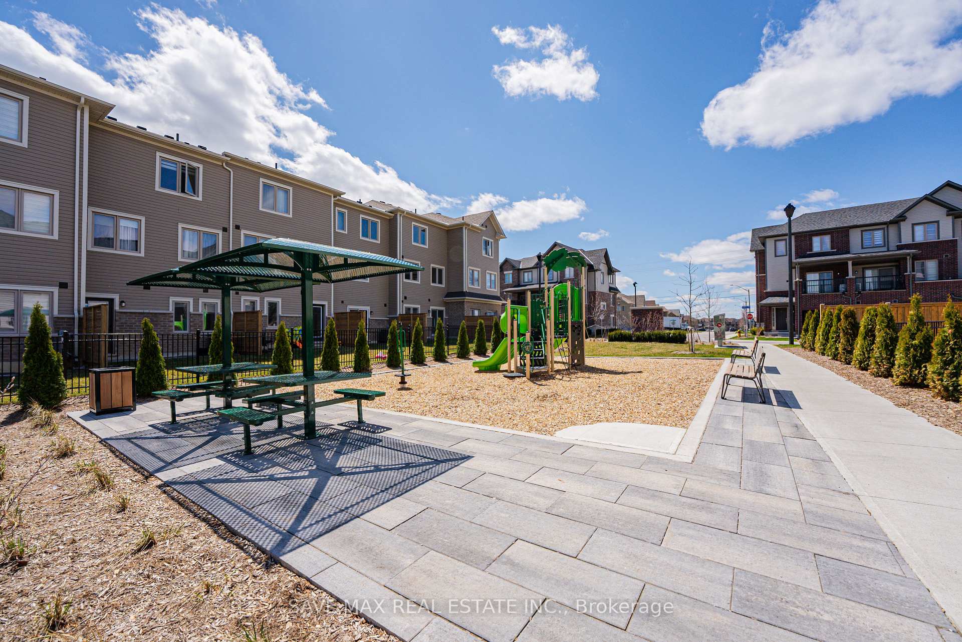 Photo 42 of 38 Senay Circle W, Clarington, Courtice — HOMEH