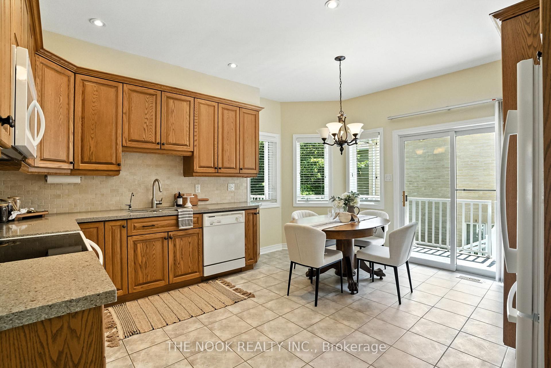 Photo 25 of 33 Commons Boulevard, Scugog, Port Perry — HOMEH