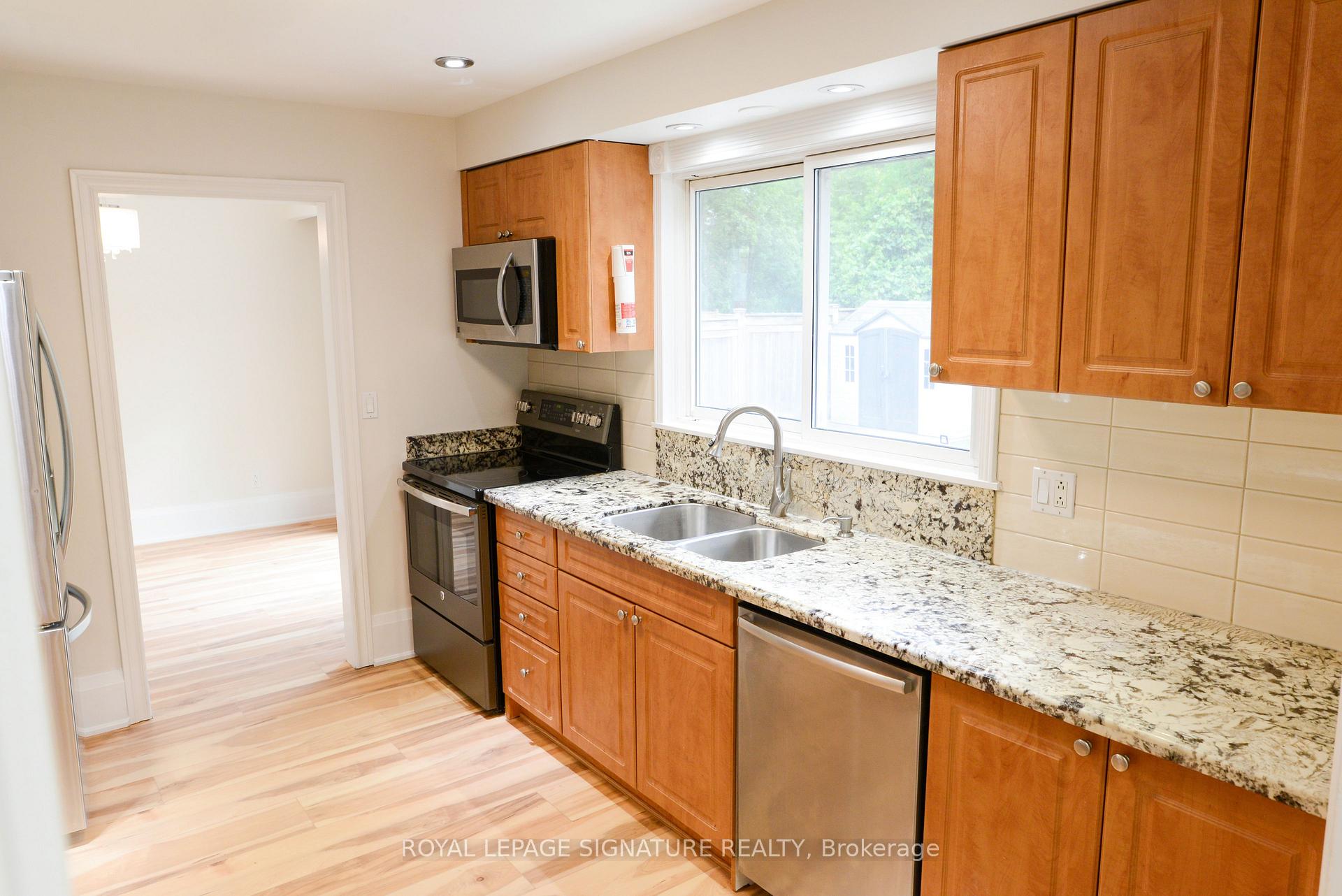 Photo 3 of 1870 Spruce Hill Road, Pickering, Dunbarton — HOMEH