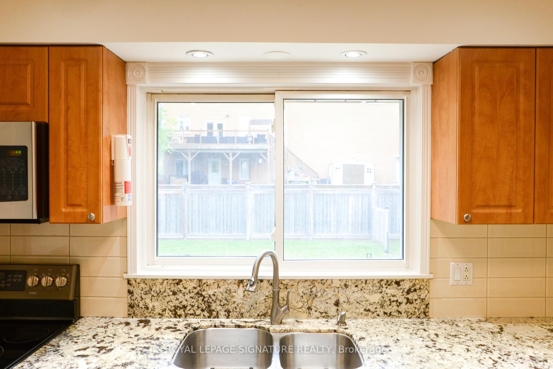 Photo 5 of 1870 Spruce Hill Road, Pickering, Dunbarton — HOMEH