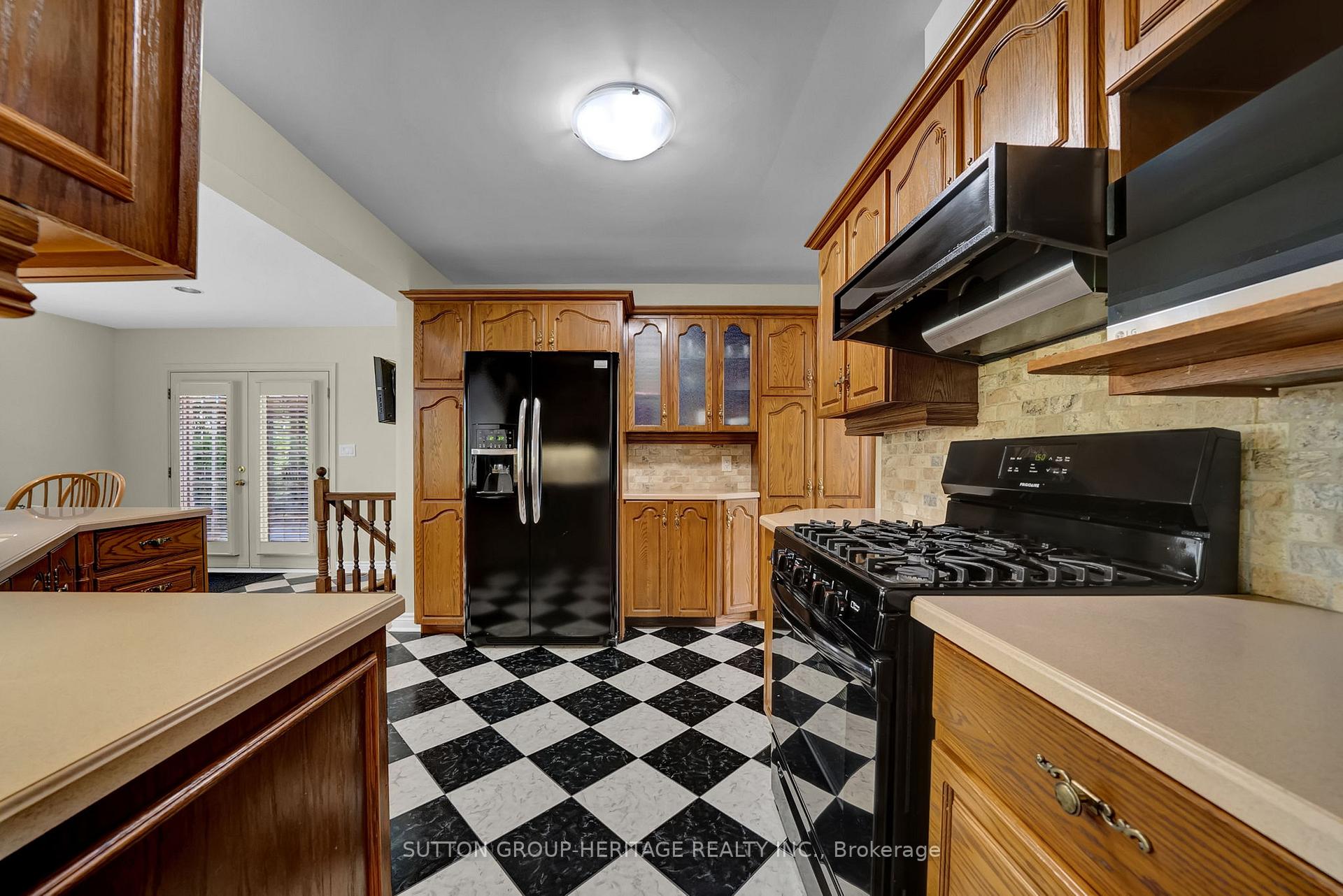 Photo 10 of 391 Rossmount Avenue, Oshawa, Northglen — HOMEH