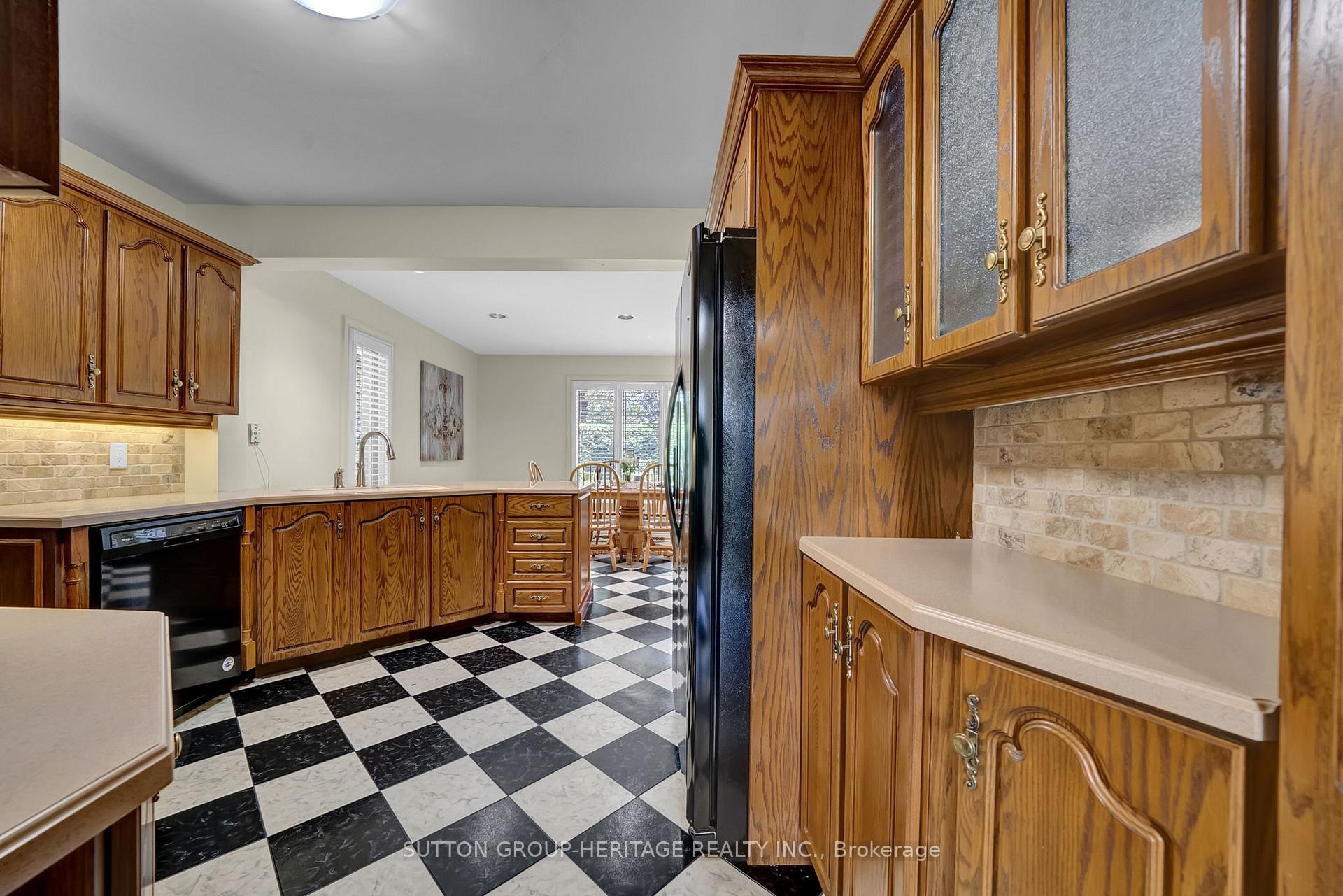 Photo 9 of 391 Rossmount Avenue, Oshawa, Northglen — HOMEH